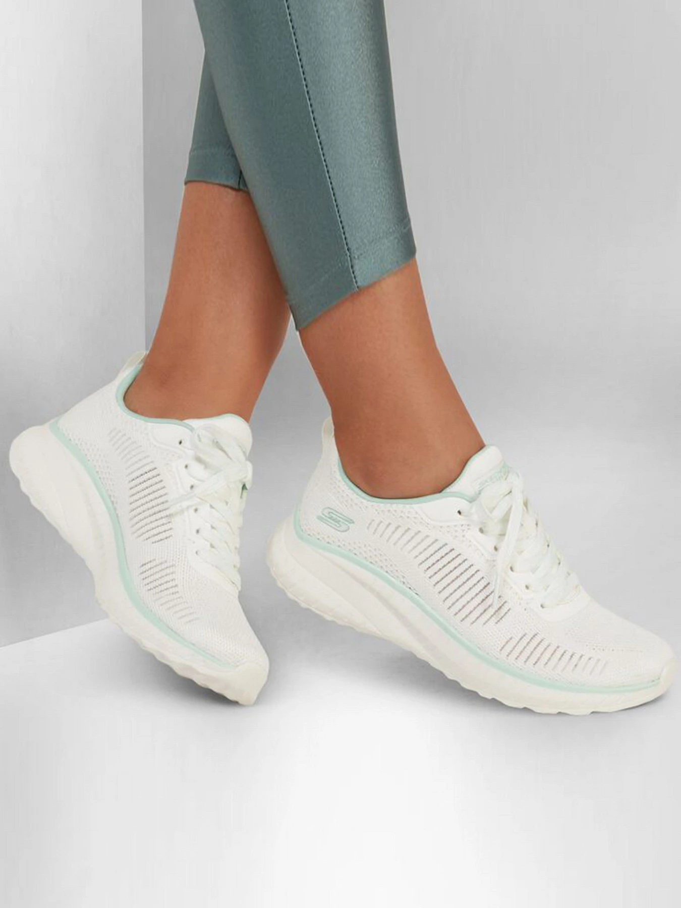 Кроссовки Skechers BOBS Sport модель 117212 OFWT Фото