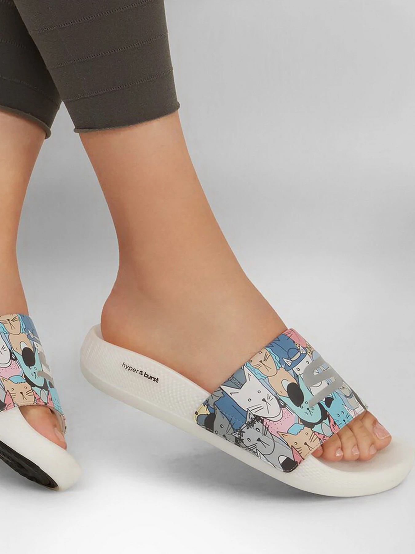 Шльопанці Skechers Hyper Slide - Pawsome модель 172025 WMLT Шльопанці Skechers Hyper Slide - Pawsome модель 172025 WMLT Фото