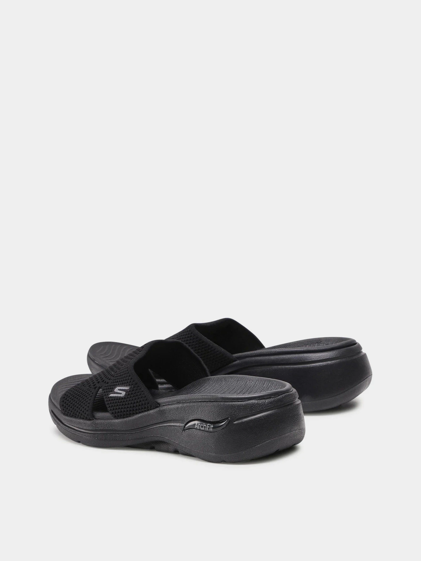 Шлёпанцы Skechers Go Walk Arch Fit Worthy модель 140224 BBK Фото