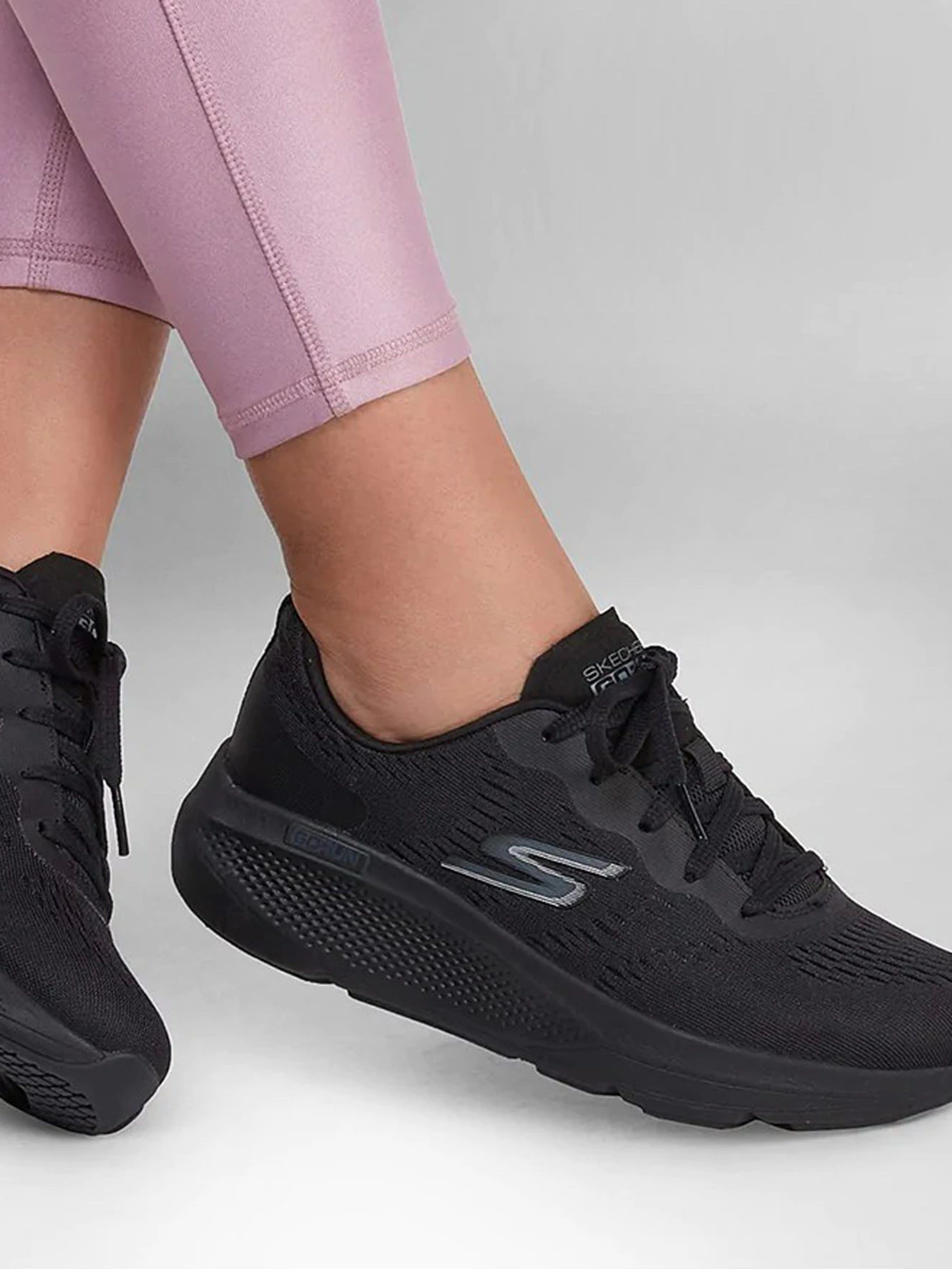 Кроссовки Skechers Go Run Elevate модель 128319 BBK Кроссовки Skechers Go Run Elevate модель 128319 BBK Фото