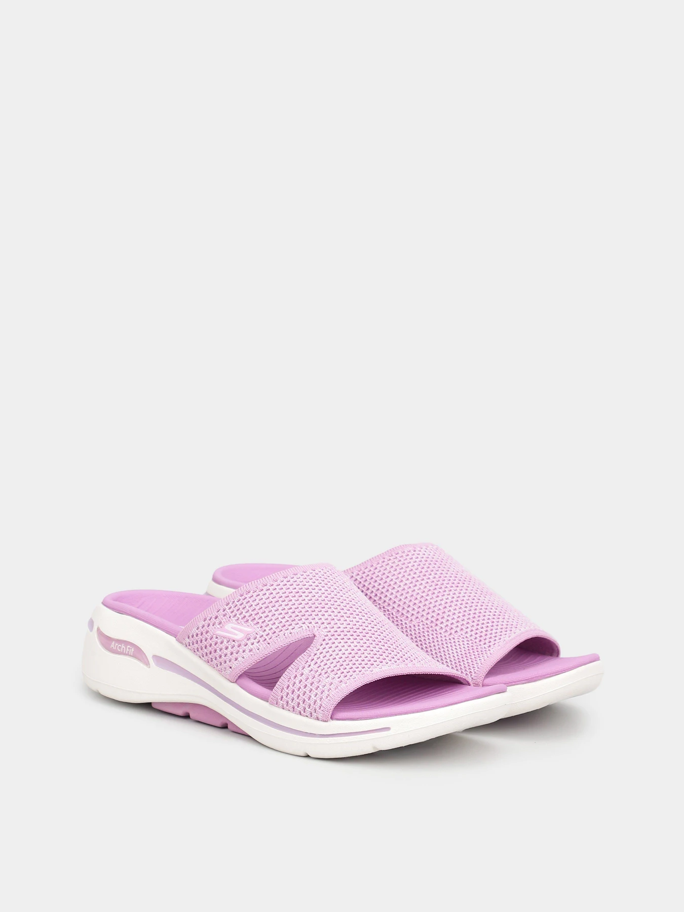 Шлёпанцы Skechers GO Walk Arch Fit модель 140274 LAV Шлёпанцы Skechers GO Walk Arch Fit модель 140274 LAV Фото