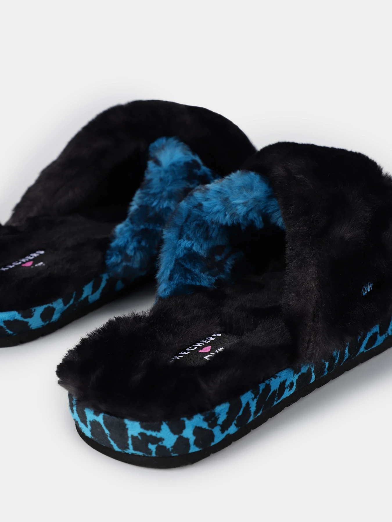 Капці Skechers Women's DVF: Cozy Slide - Stay All Day модель 167670 BKTL Капці Skechers Women's DVF: Cozy Slide - Stay All Day модель 167670 BKTL Фото