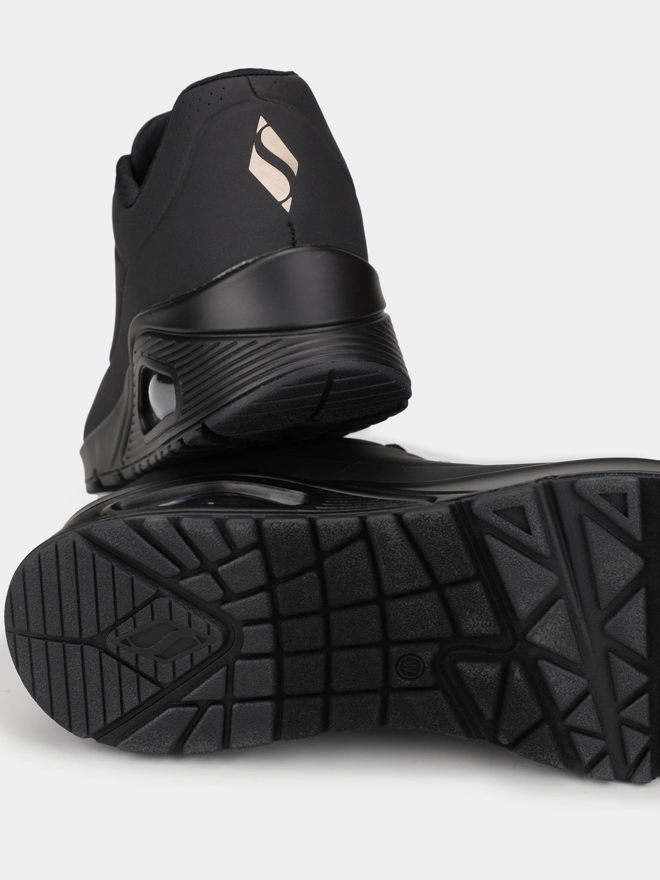 Кроссовки Skechers UNO модель 73690W BBK Фото