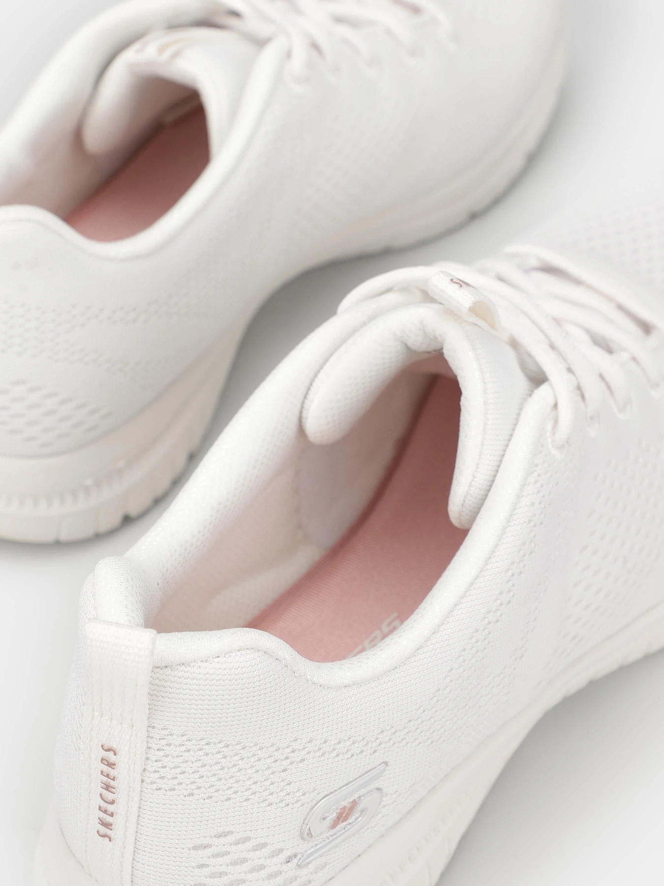 Кроссовки Skechers Virtue - Ambrosia модель 104430 OFWT Кроссовки Skechers Virtue - Ambrosia модель 104430 OFWT Фото