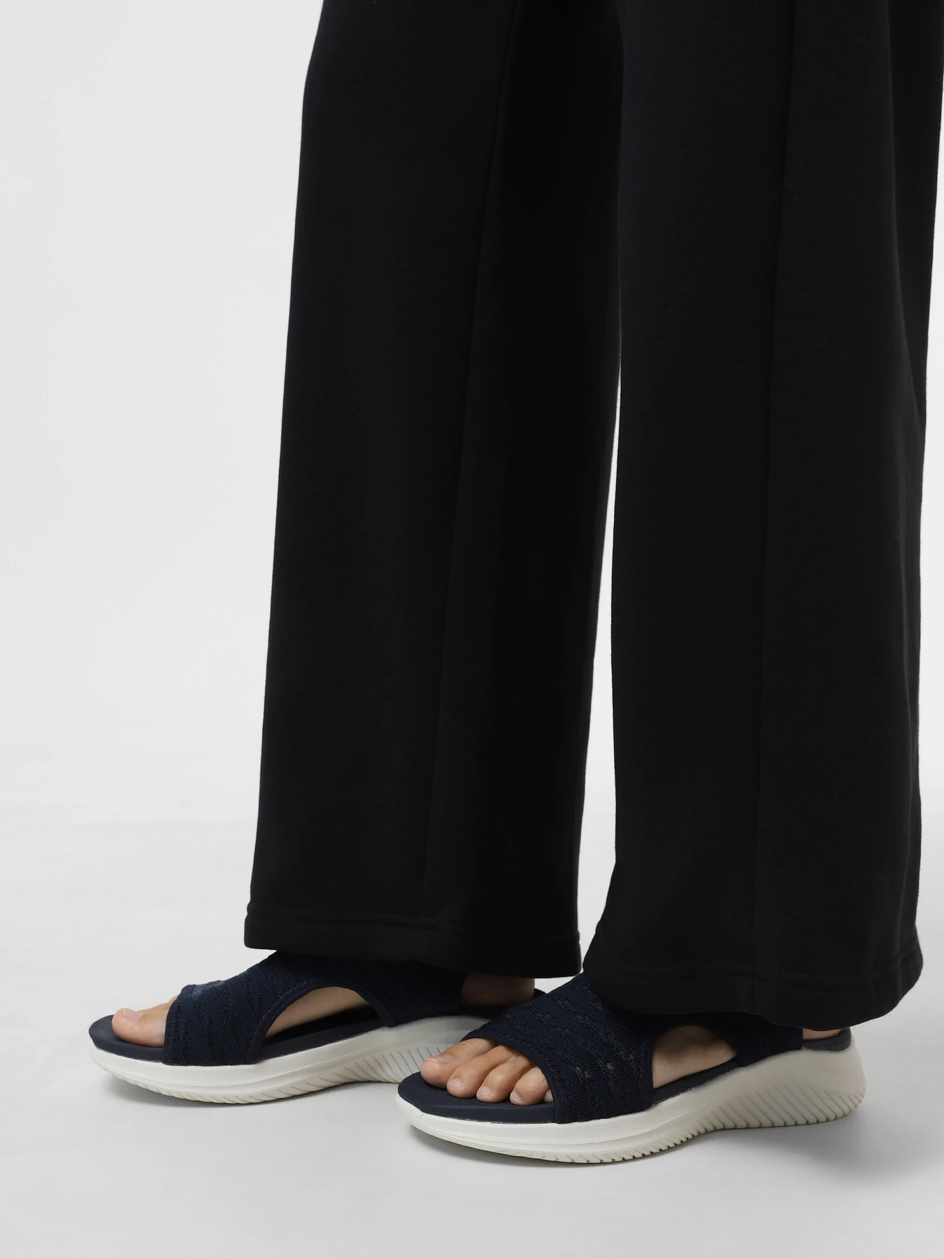 Сандалии Skechers Ultra Flex Appeal 3.0 модель 119808 NVY Сандалии Skechers Ultra Flex Appeal 3.0 модель 119808 NVY Фото