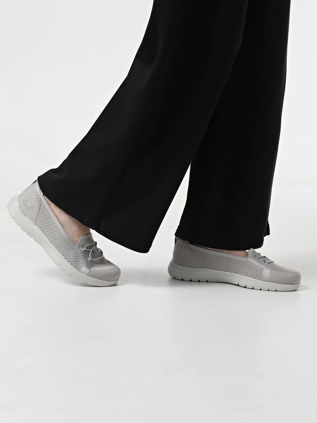 Слипоны и мокасины Skechers On-the-GO Flex - Logan модель 138276 GRY Слипоны и мокасины Skechers On-the-GO Flex - Logan модель 138276 GRY Фото