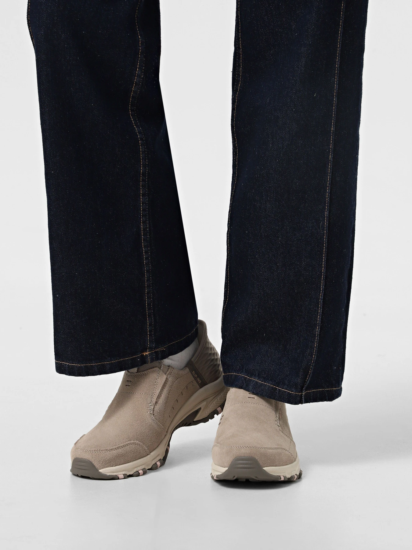 Сліпони та мокасини Skechers HILLCREST модель 180016W TPE Сліпони та мокасини Skechers HILLCREST модель 180016W TPE Фото