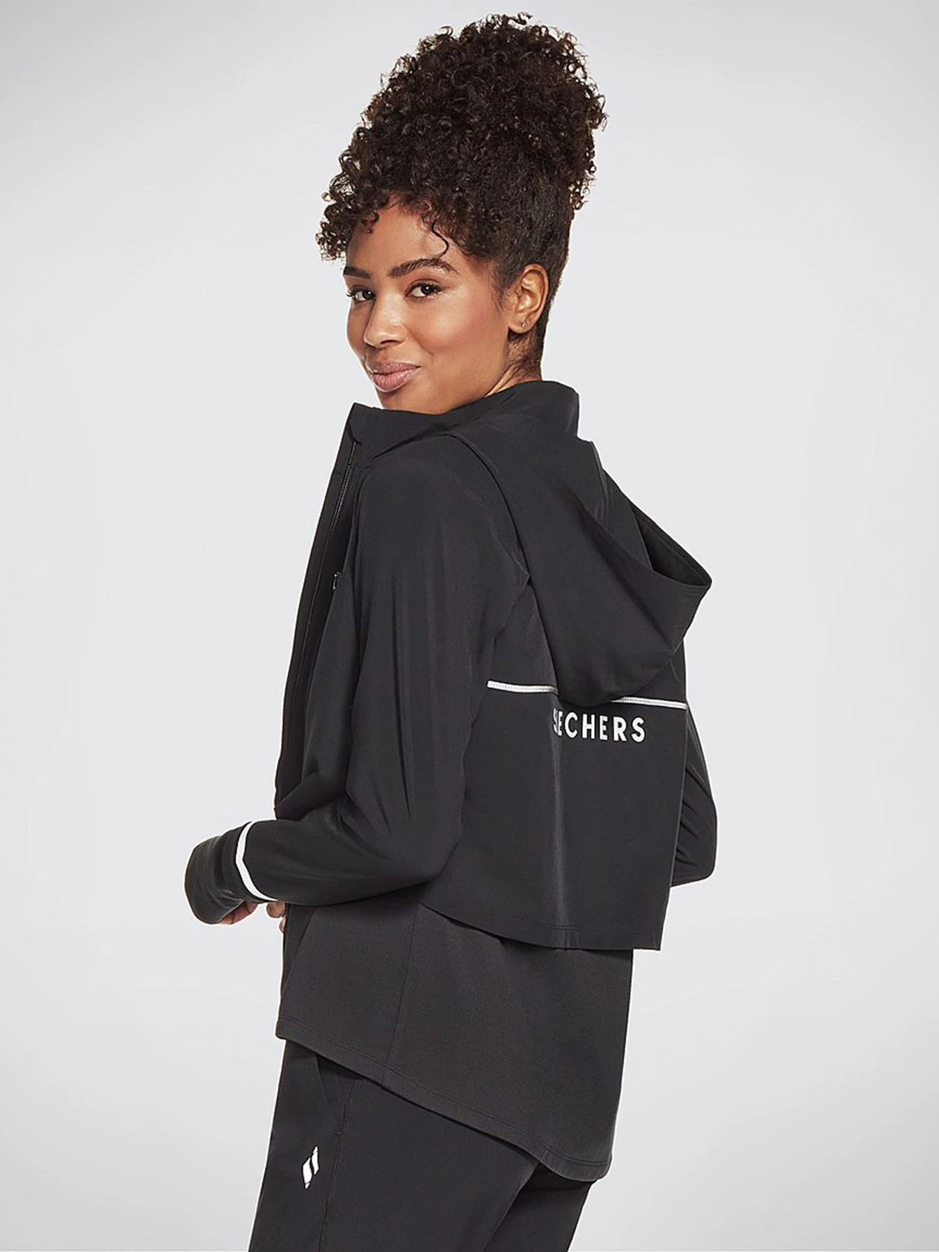 Куртки и дубленки Skechers GOING PLACES модель W4JA148 BLK Фото