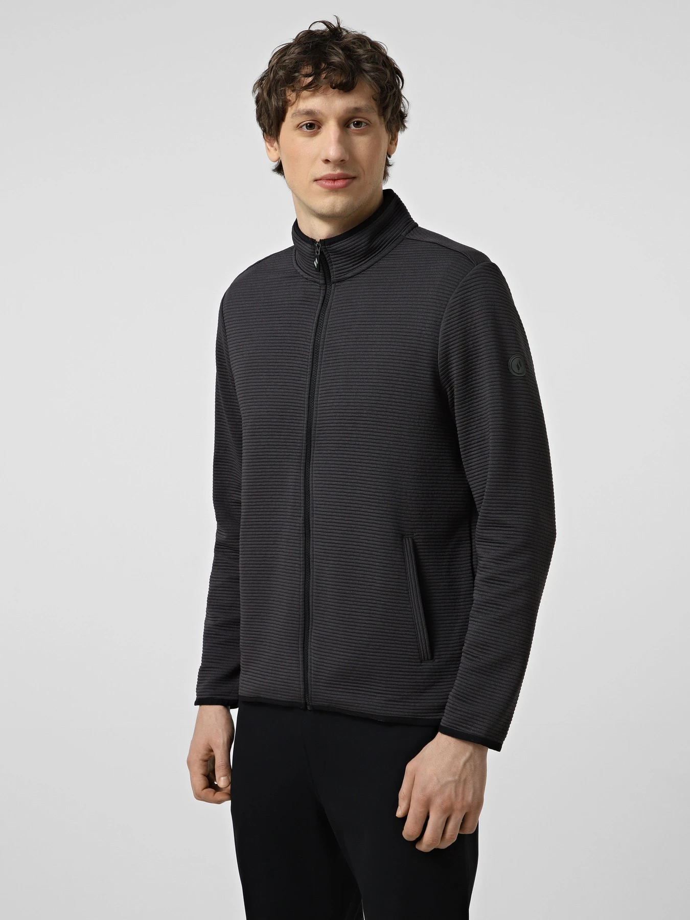 Худі та світшоти Skechers THE HOODLESS HOODIE OTTOMAN JA модель JA25 BKCC Худі та світшоти Skechers THE HOODLESS HOODIE OTTOMAN JA модель JA25 BKCC Фото