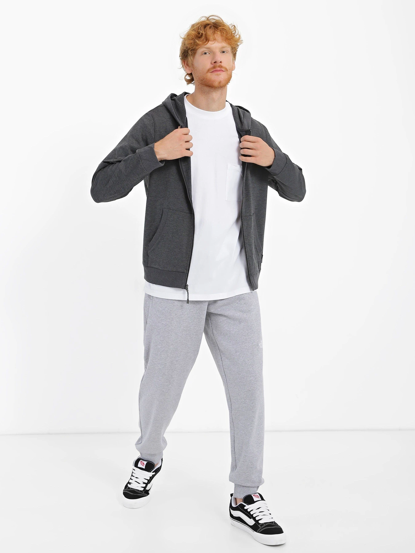 Худи и свитшоты Skechers Skech-Knits Ultra GO модель JA26 CHAR Худи и свитшоты Skechers Skech-Knits Ultra GO модель JA26 CHAR Фото