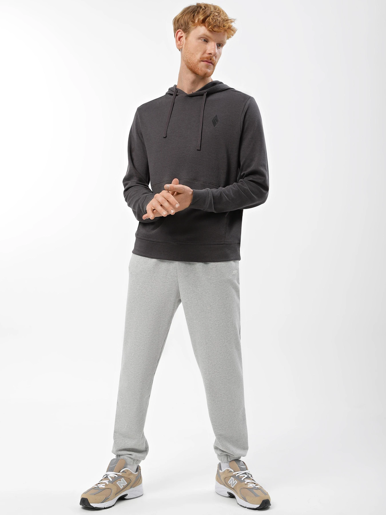 Худи и свитшоты Skechers GO KNIT Pique модель HD5 CHAR Худи и свитшоты Skechers GO KNIT Pique модель HD5 CHAR Фото