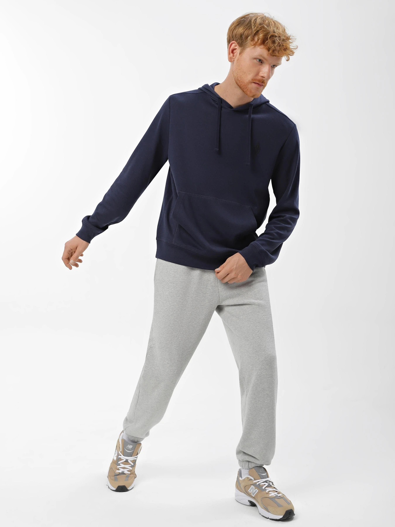 Худи и свитшоты Skechers GO KNIT Pique модель HD5 NVY Худи и свитшоты Skechers GO KNIT Pique модель HD5 NVY Фото