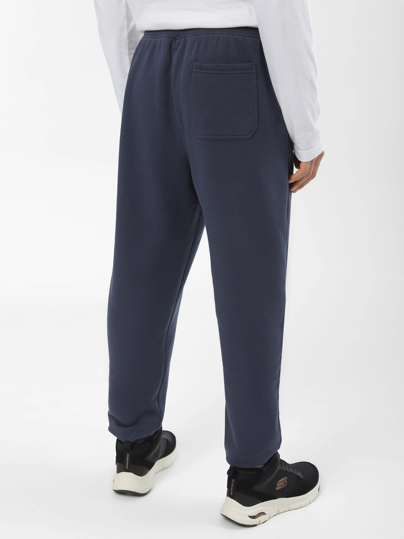 Брюки Skechers Sweats Essential модель PT16 CCNV Брюки Skechers Sweats Essential модель PT16 CCNV Фото