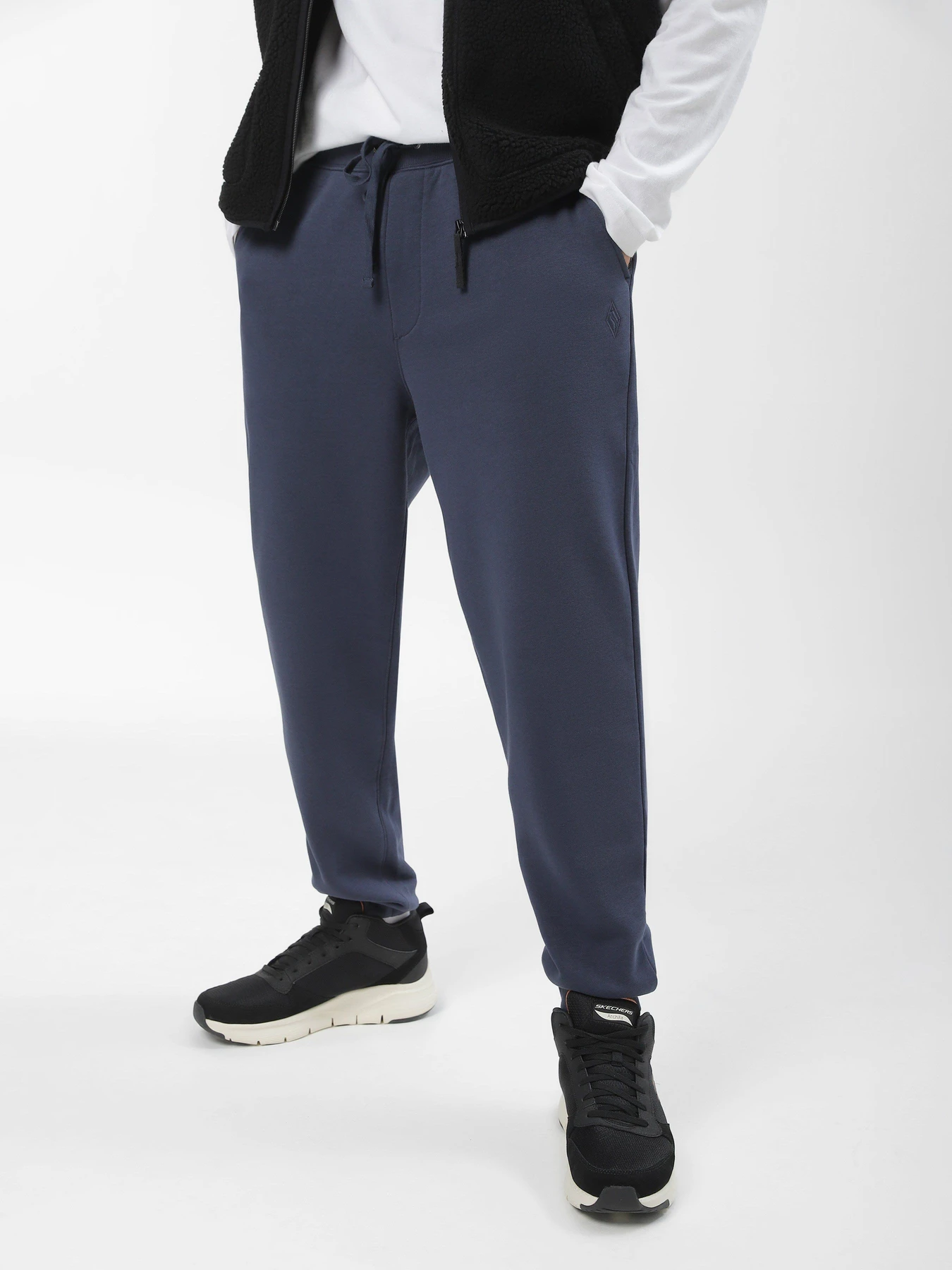 Брюки Skechers Sweats Essential модель PT16 CCNV Брюки Skechers Sweats Essential модель PT16 CCNV Фото