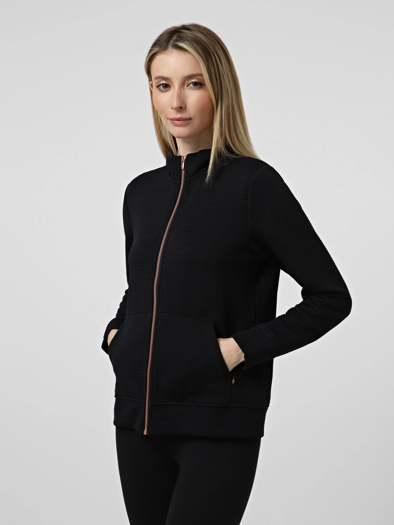 Худи и свитшоты Skechers THE GOWALK EVERYWHERE JACKET модель W3JA261 BLK Худи и свитшоты Skechers THE GOWALK EVERYWHERE JACKET модель W3JA261 BLK Фото