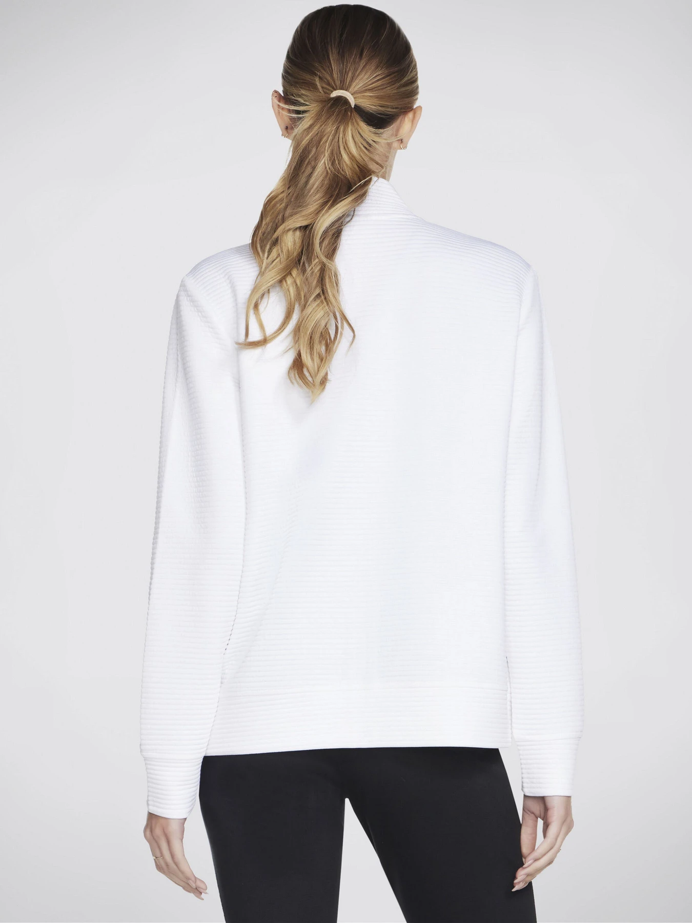 Худи и свитшоты Skechers THE GOWALK EVERYWHERE JACKET модель W3JA261 WHT Худи и свитшоты Skechers THE GOWALK EVERYWHERE JACKET модель W3JA261 WHT Фото