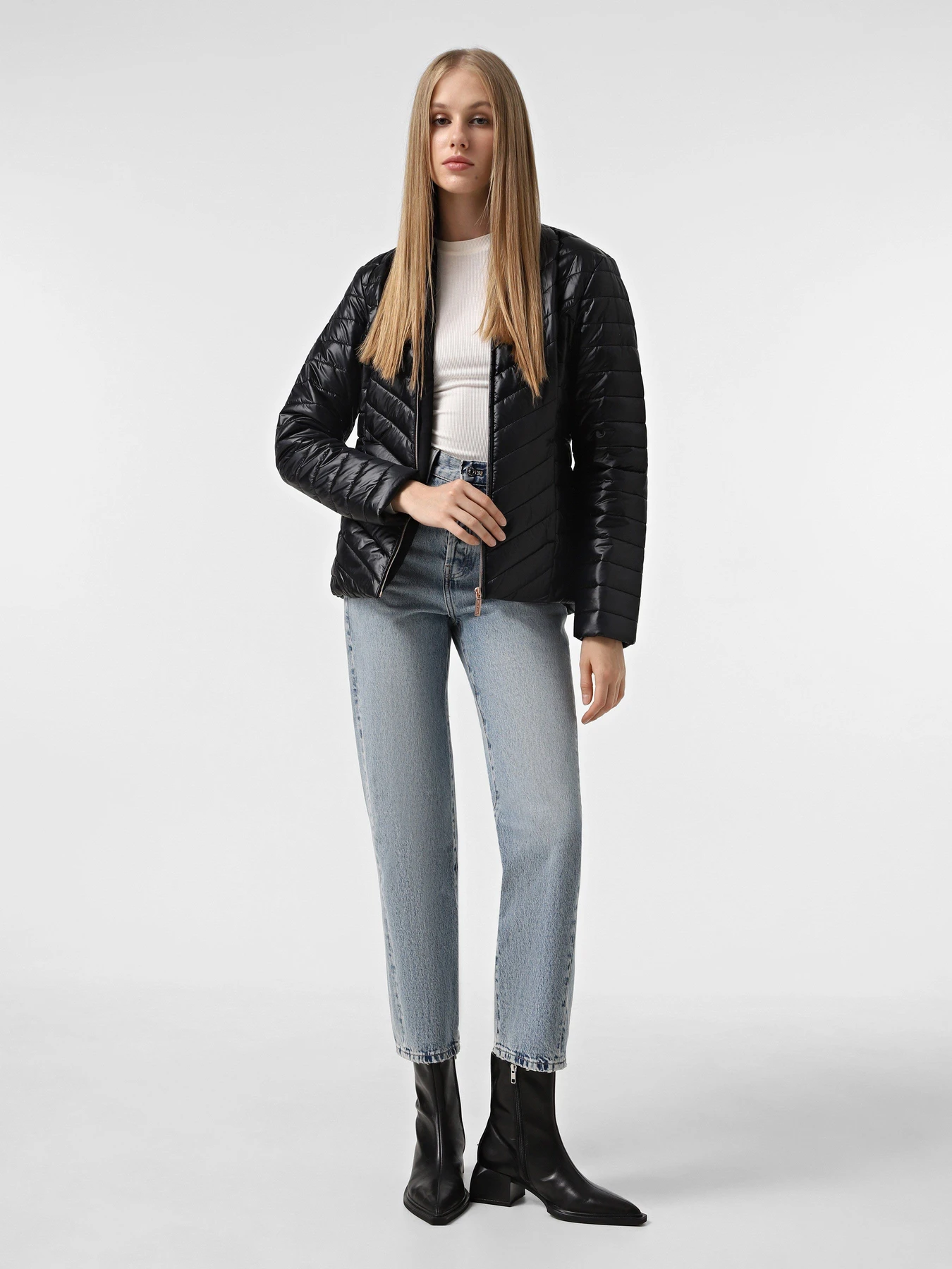Куртки та дублянки Skechers Goshield Shine модель JA150 BLK Куртки та дублянки Skechers Goshield Shine модель JA150 BLK Фото