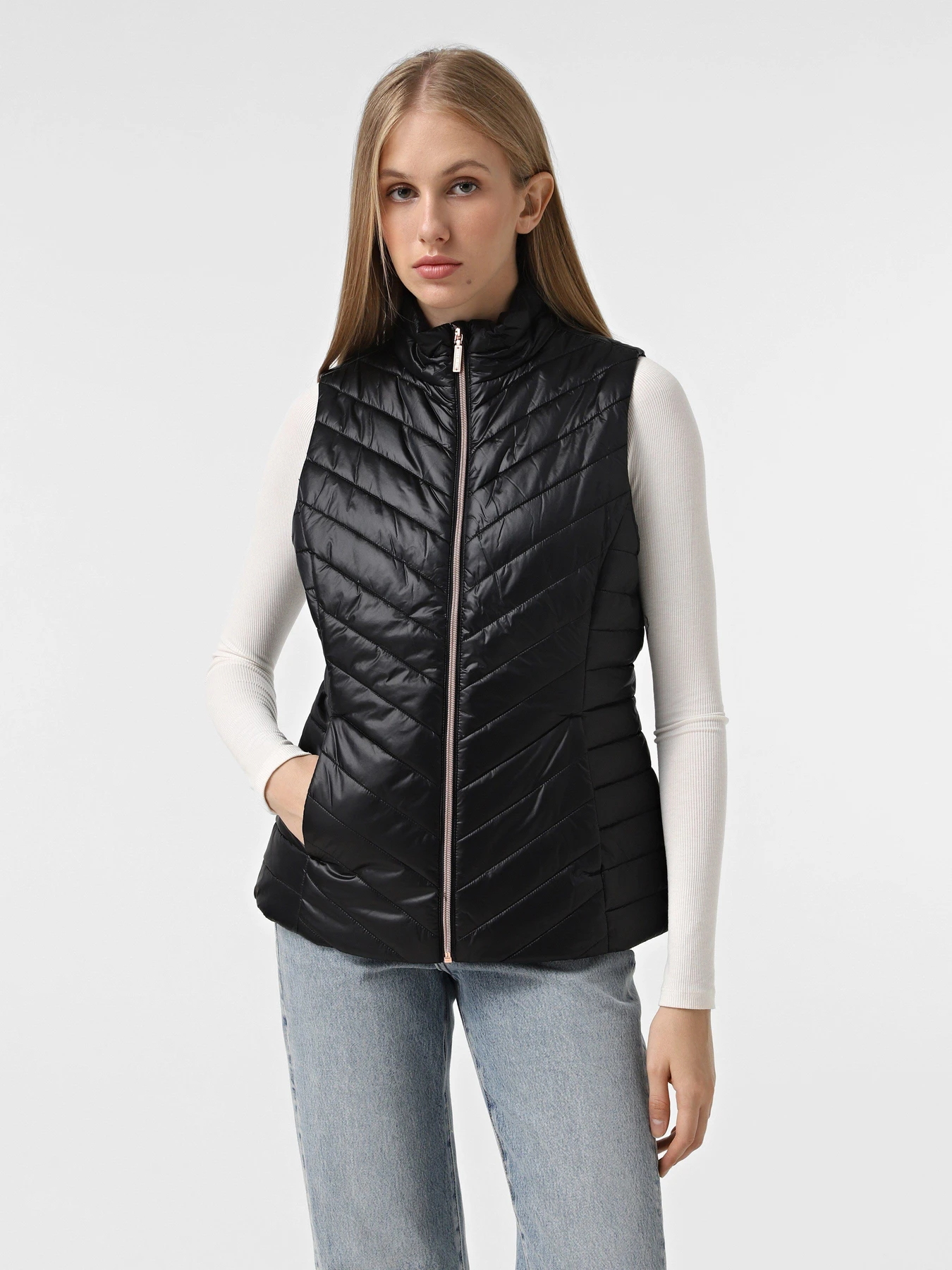 Куртки и дубленки Skechers Goshield Shine модель JA151 BLK Куртки и дубленки Skechers Goshield Shine модель JA151 BLK Фото