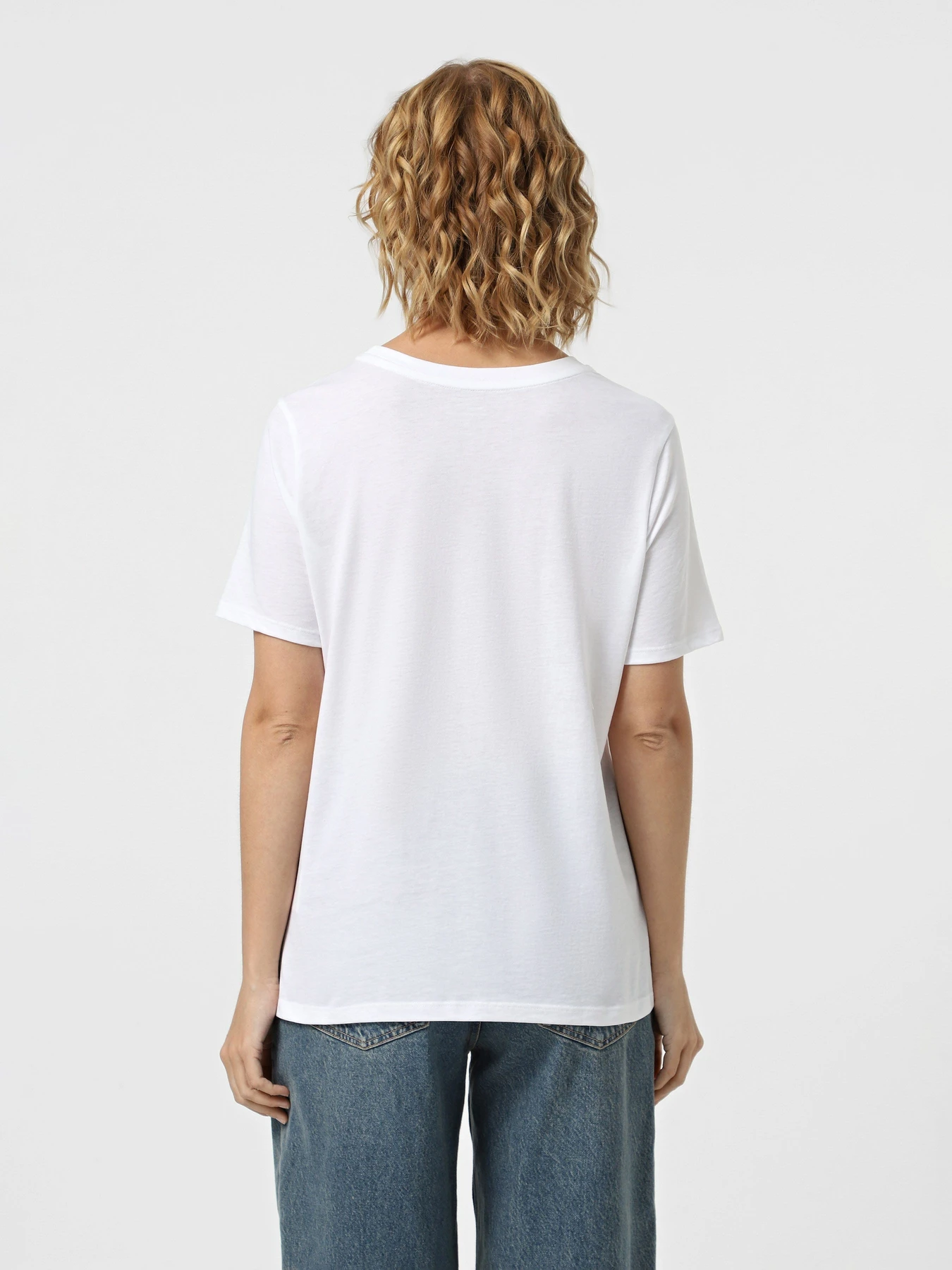 Футболки и поло Skechers VELOCITY TEE модель TS220 WHT Футболки и поло Skechers VELOCITY TEE модель TS220 WHT Фото