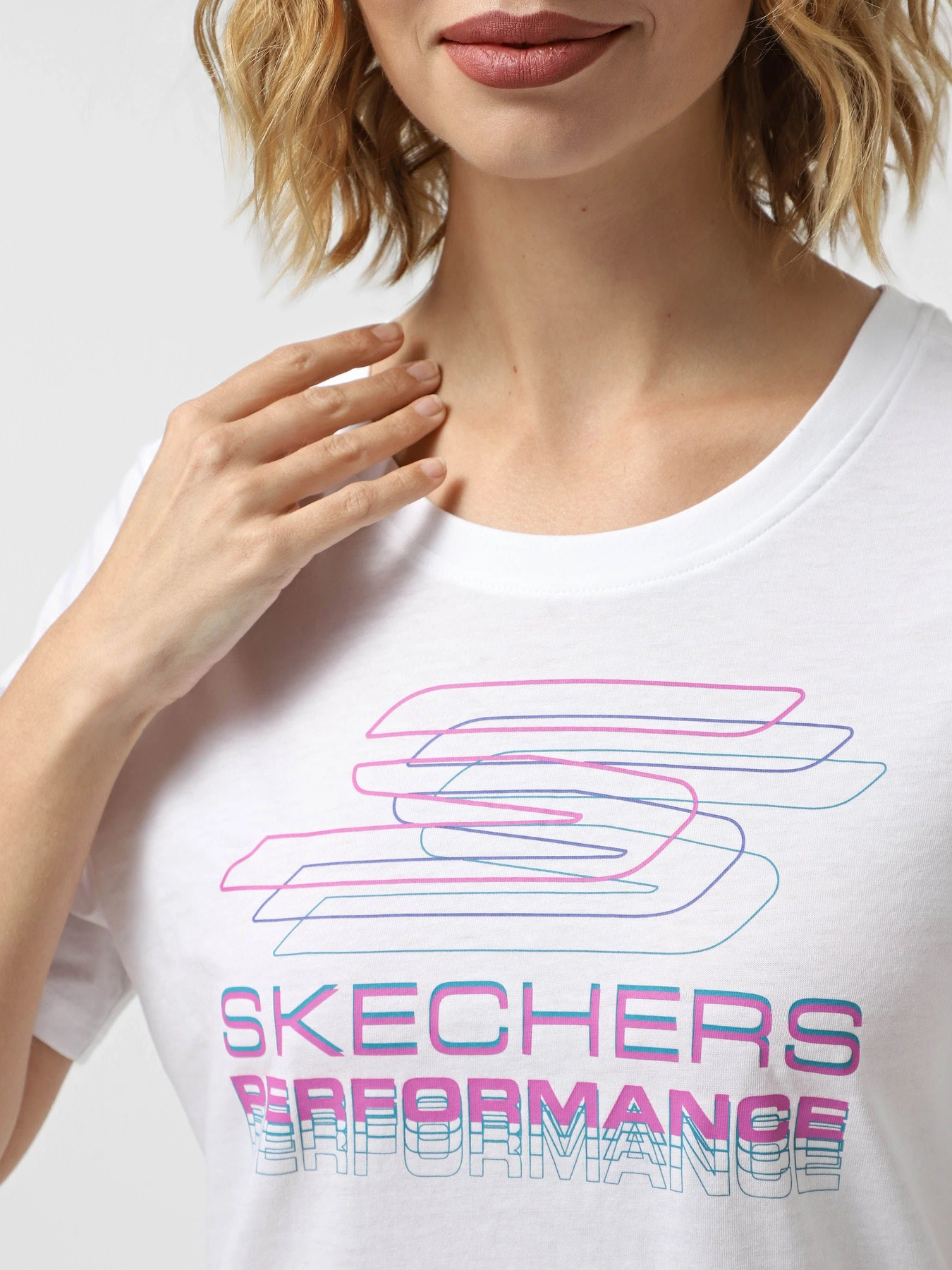 Футболки и поло Skechers VELOCITY TEE модель TS220 WHT Футболки и поло Skechers VELOCITY TEE модель TS220 WHT Фото