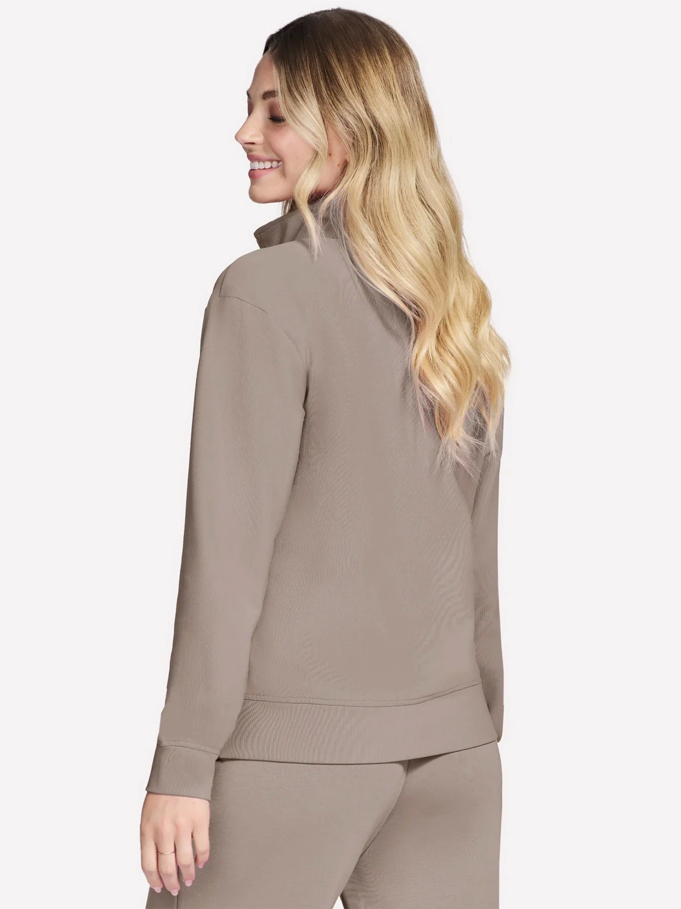 Худи и свитшоты Skechers GOLUXE RIB 1/4 ZIP модель LT116 TPBR Худи и свитшоты Skechers GOLUXE RIB 1/4 ZIP модель LT116 TPBR Фото