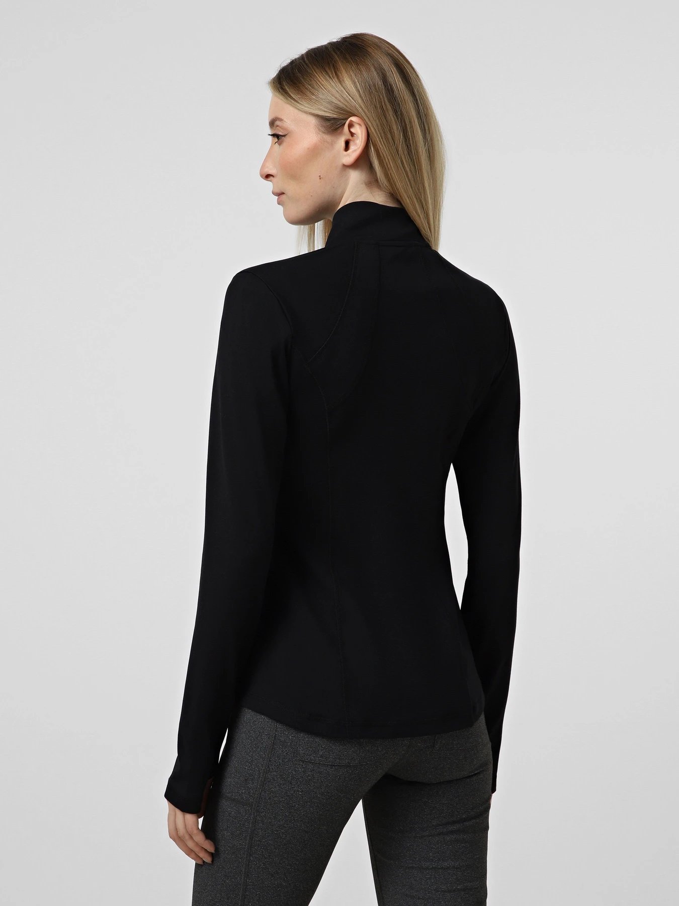 Худи и свитшоты Skechers GOWALK JACKET модель JA132 BLK Худи и свитшоты Skechers GOWALK JACKET модель JA132 BLK Фото