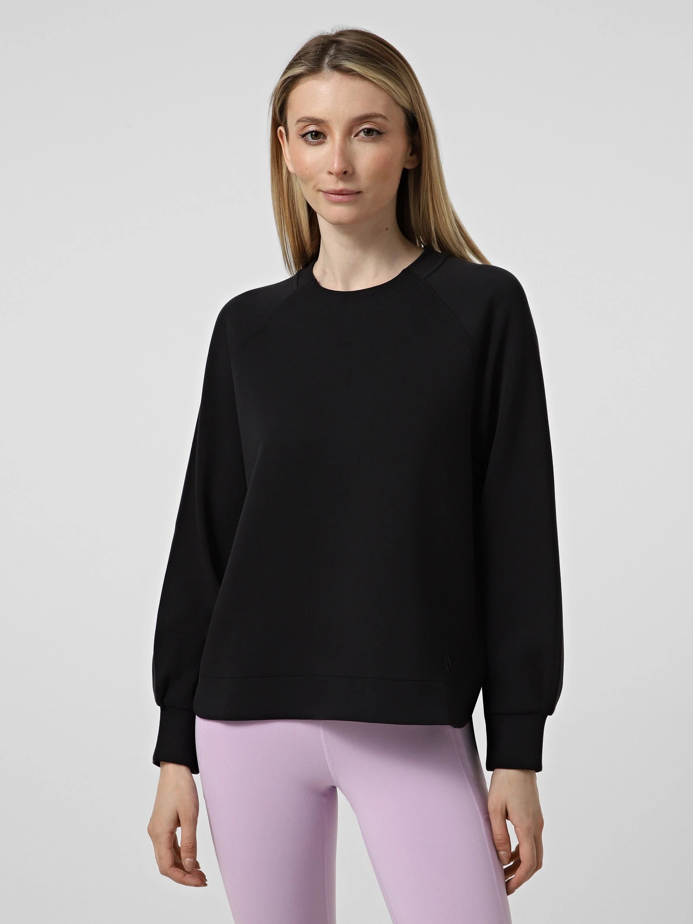 Худи и свитшоты Skechers SKECHLUXE ELEVATE CREWNECK модель LT152 BLK Худи и свитшоты Skechers SKECHLUXE ELEVATE CREWNECK модель LT152 BLK Фото