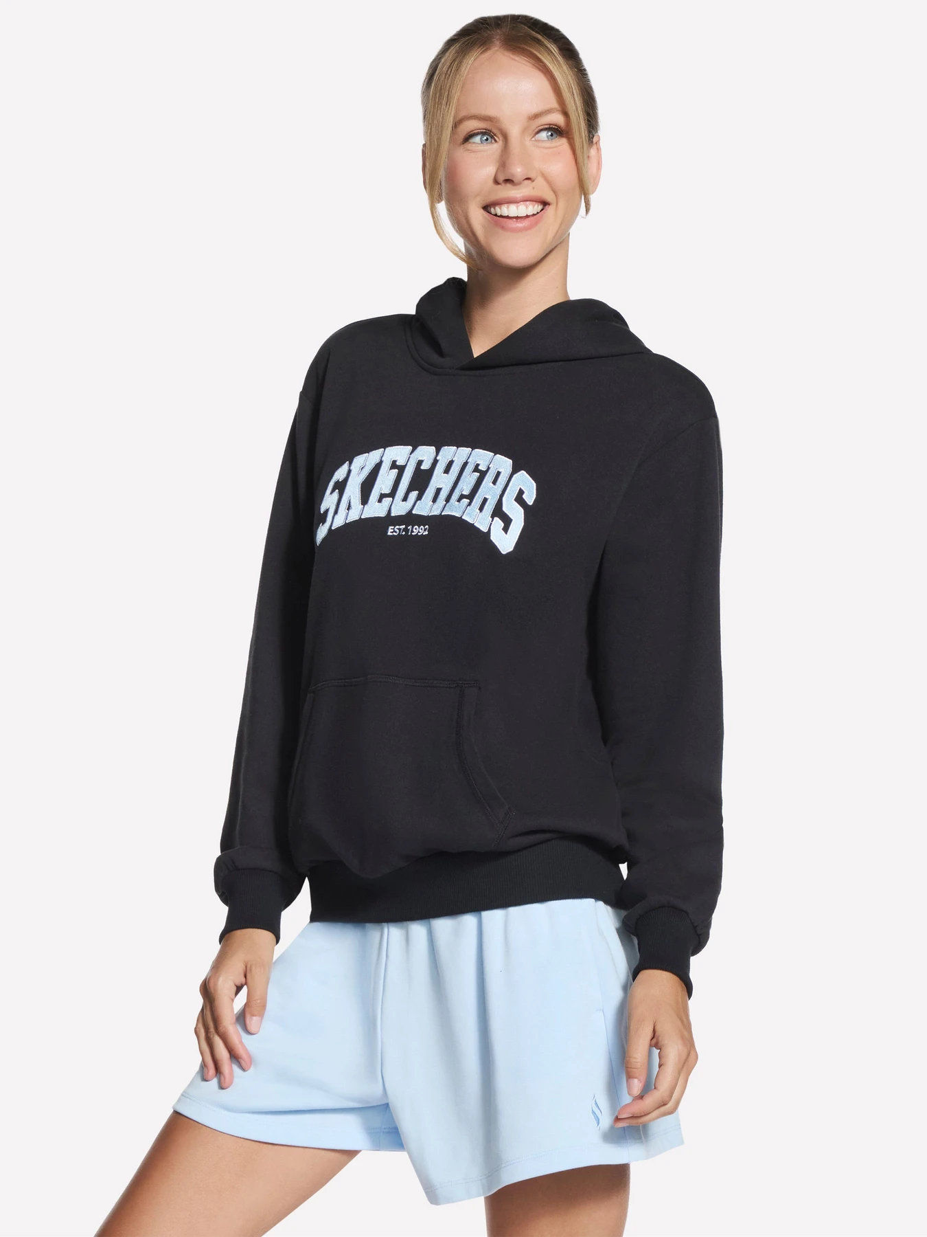 Худи и свитшоты Skechers SKECHERS COLLEGIATE PULLOVER H модель HD112 BLK Худи и свитшоты Skechers SKECHERS COLLEGIATE PULLOVER H модель HD112 BLK Фото