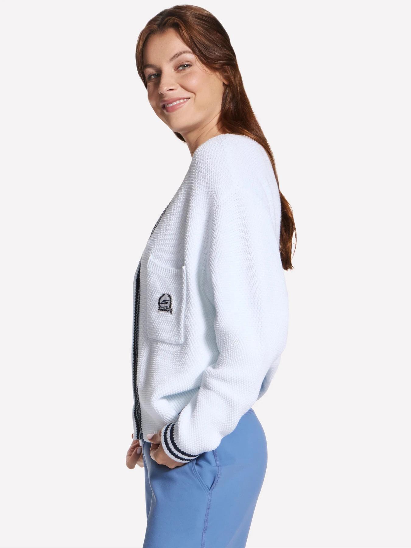 Светри та кардигани Skechers SKECHERS COURT CLASSIC CARDIGA модель SW8 WHT Светри та кардигани Skechers SKECHERS COURT CLASSIC CARDIGA модель SW8 WHT Фото