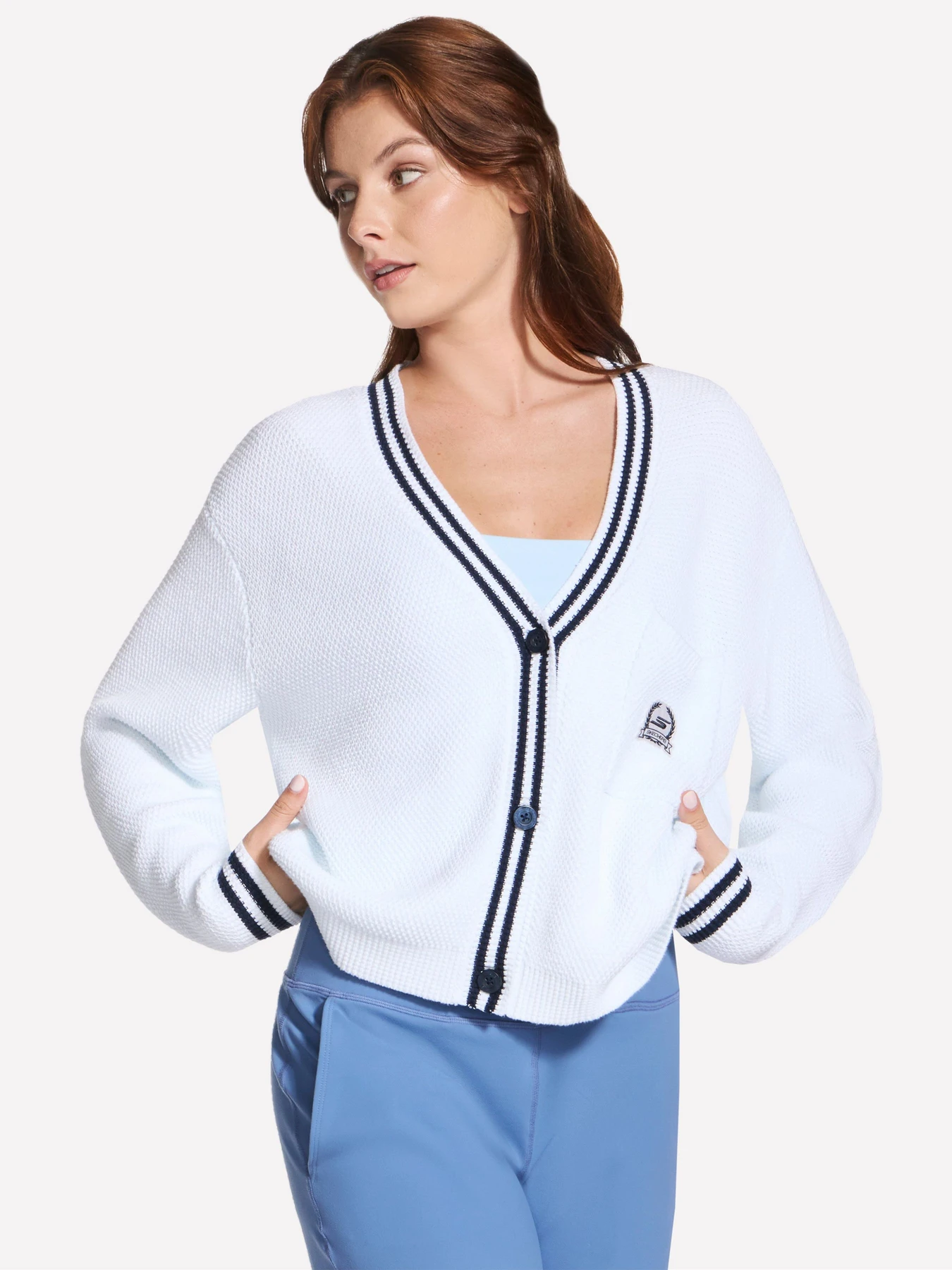 Светри та кардигани Skechers SKECHERS COURT CLASSIC CARDIGA модель SW8 WHT Светри та кардигани Skechers SKECHERS COURT CLASSIC CARDIGA модель SW8 WHT Фото