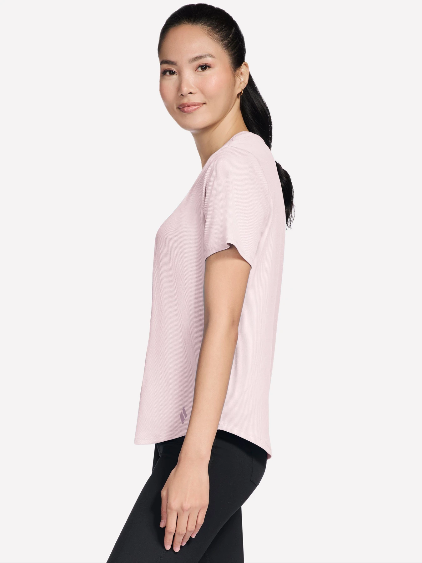 Футболки и поло Skechers GOWALK LUXE RIB TEE модель TP163 WTPK Футболки и поло Skechers GOWALK LUXE RIB TEE модель TP163 WTPK Фото