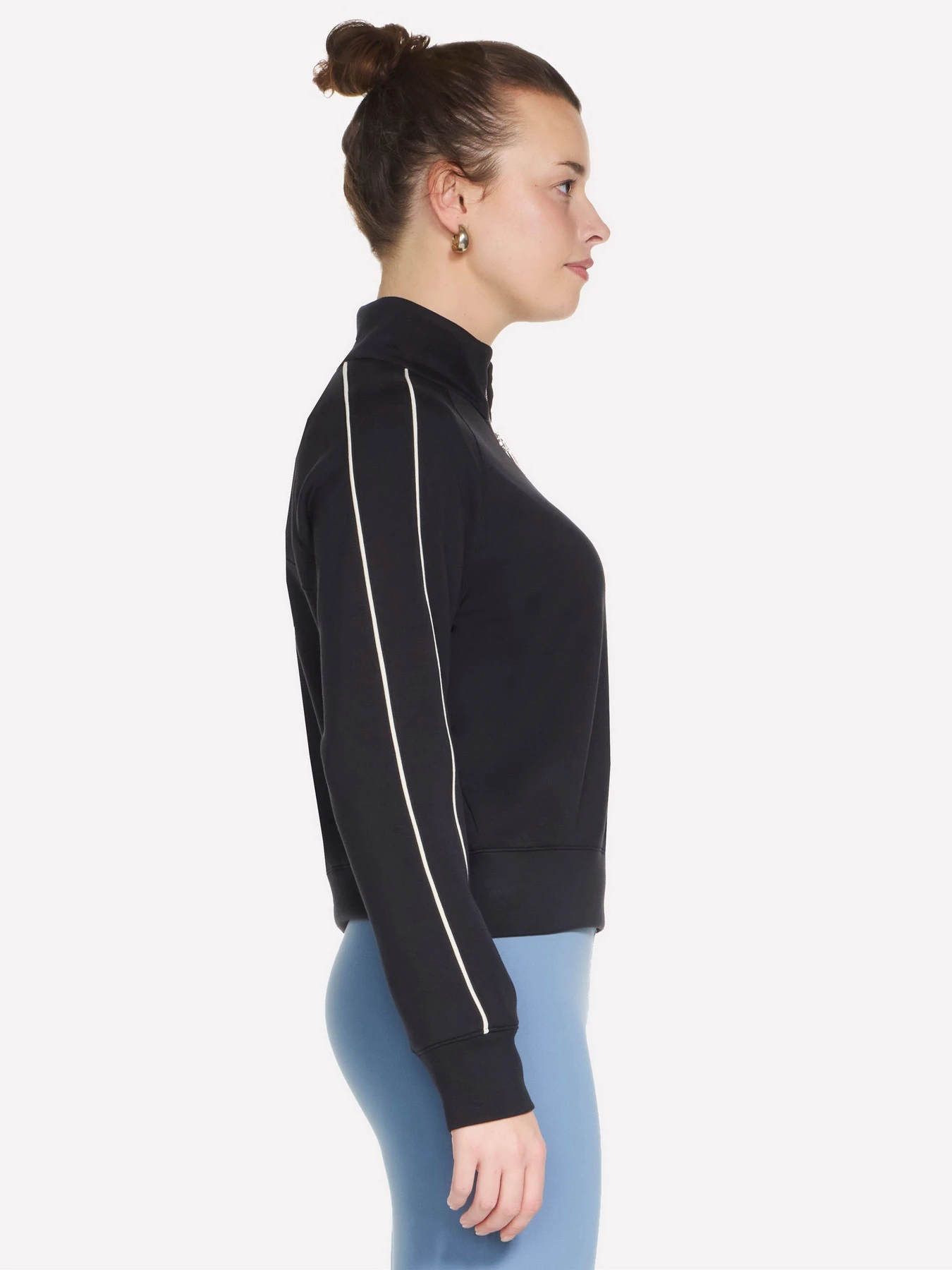 Худи и свитшоты Skechers SKECHLUXE ELEVATE 1/4 ZIP модель LT321 BLK Фото