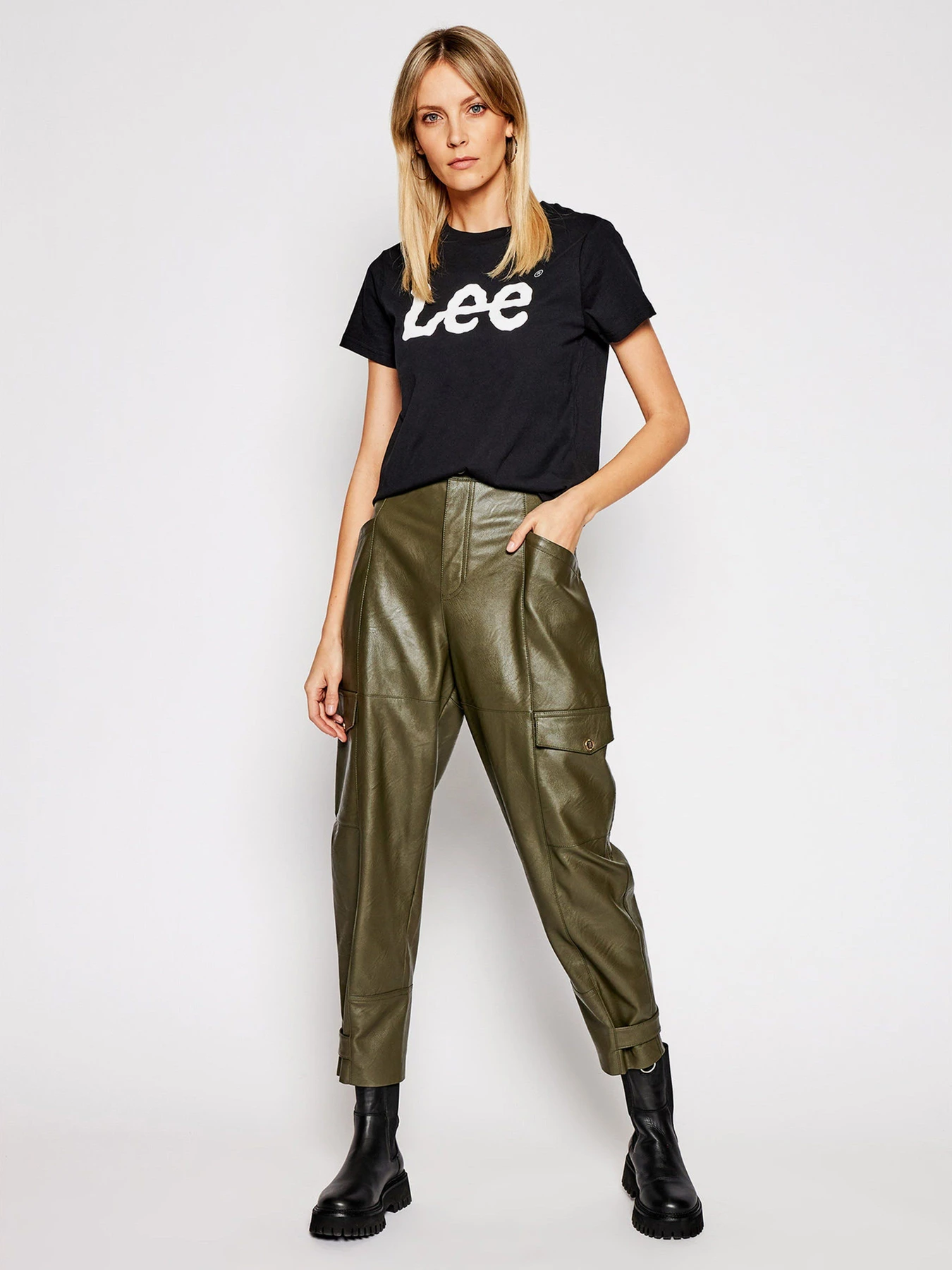Футболки і поло Lee Logo модель L42UER01 Футболки і поло Lee Logo модель L42UER01 Фото