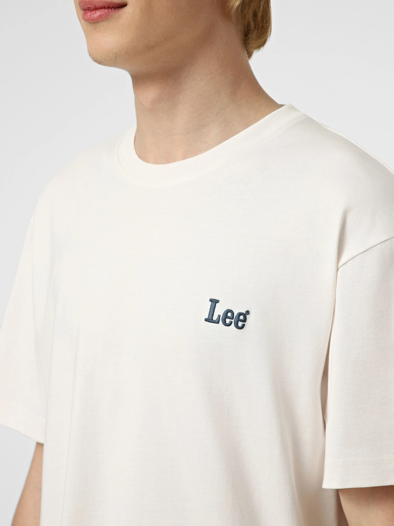 Футболки и поло Lee SS SMALL LOGO TEE модель 112376490 Футболки и поло Lee SS SMALL LOGO TEE модель 112376490 Фото