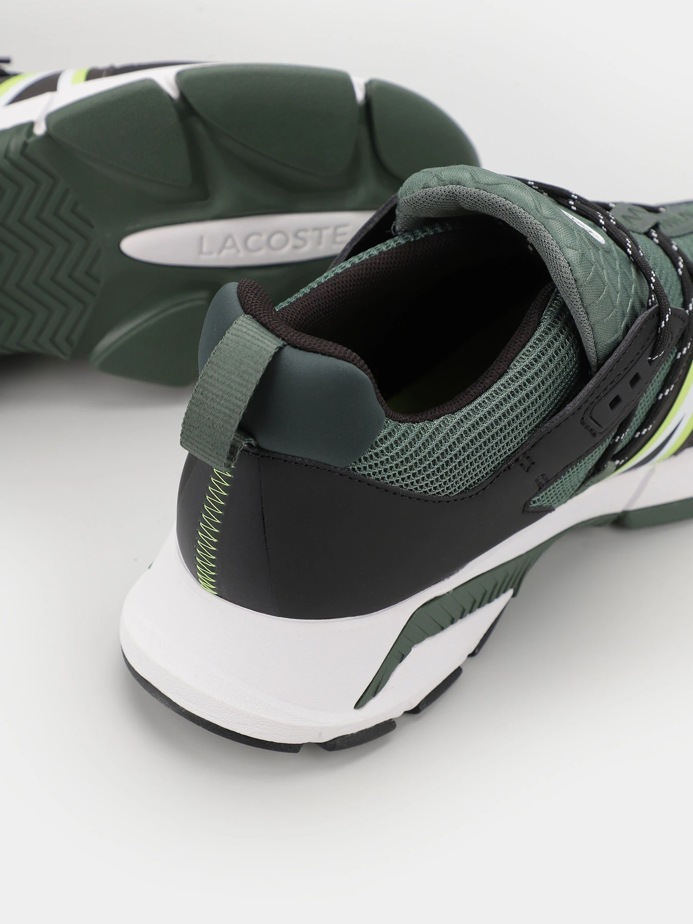 Кросівки Lacoste Sport L003 модель 746SMA0002GB1 Кросівки Lacoste Sport L003 модель 746SMA0002GB1 Фото