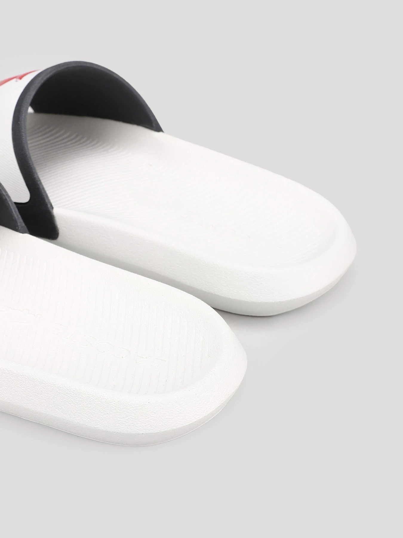 Шлёпанцы Lacoste CROCO модель 739CFA0044407 Фото