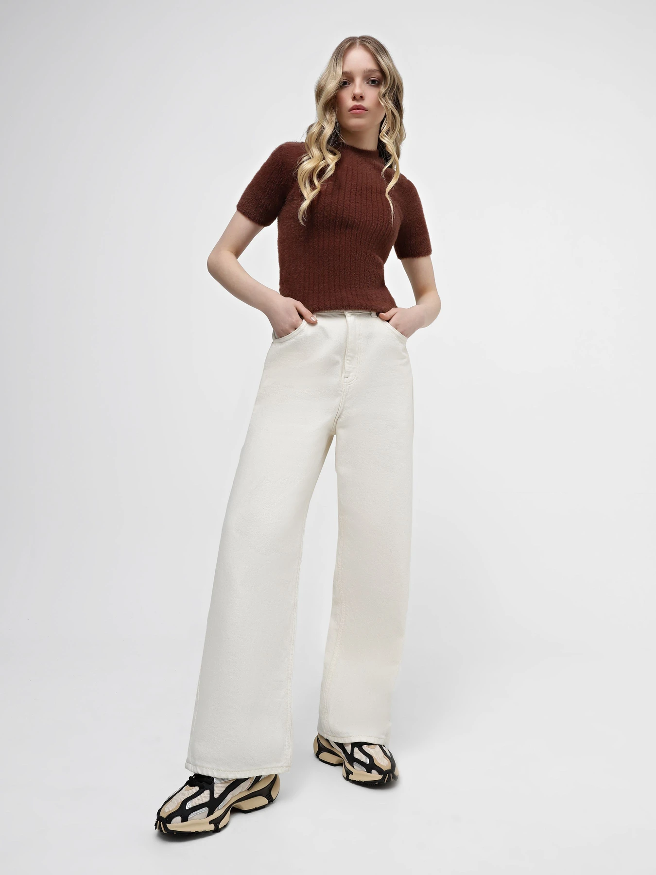 Кроссовки Lacoste L003 2K24 модель 747SFA00123E8 Кроссовки Lacoste L003 2K24 модель 747SFA00123E8 Фото