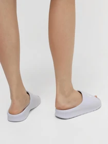 Шлёпанцы Lacoste W SERVE SLIDE 2.0 модель 747CFA0020LB2 Фото