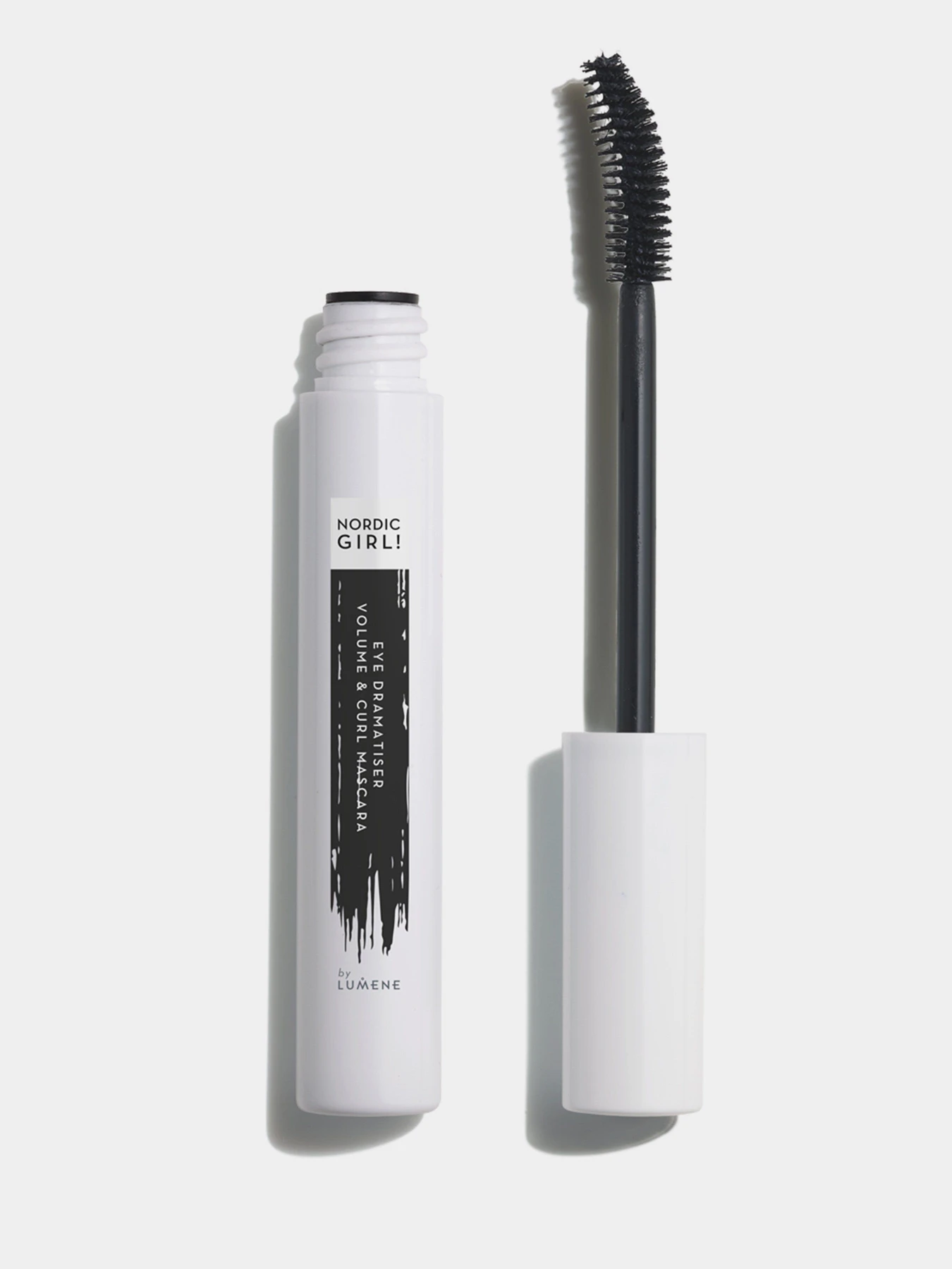Туш об'ємна для вій Nordic Girl! Eye Dramatiser Mascara Volume & Curl Waterproof LUMENE модель 6412600482522 Туш об'ємна для вій Nordic Girl! Eye Dramatiser Mascara Volume & Curl Waterproof LUMENE модель 6412600482522 Фото