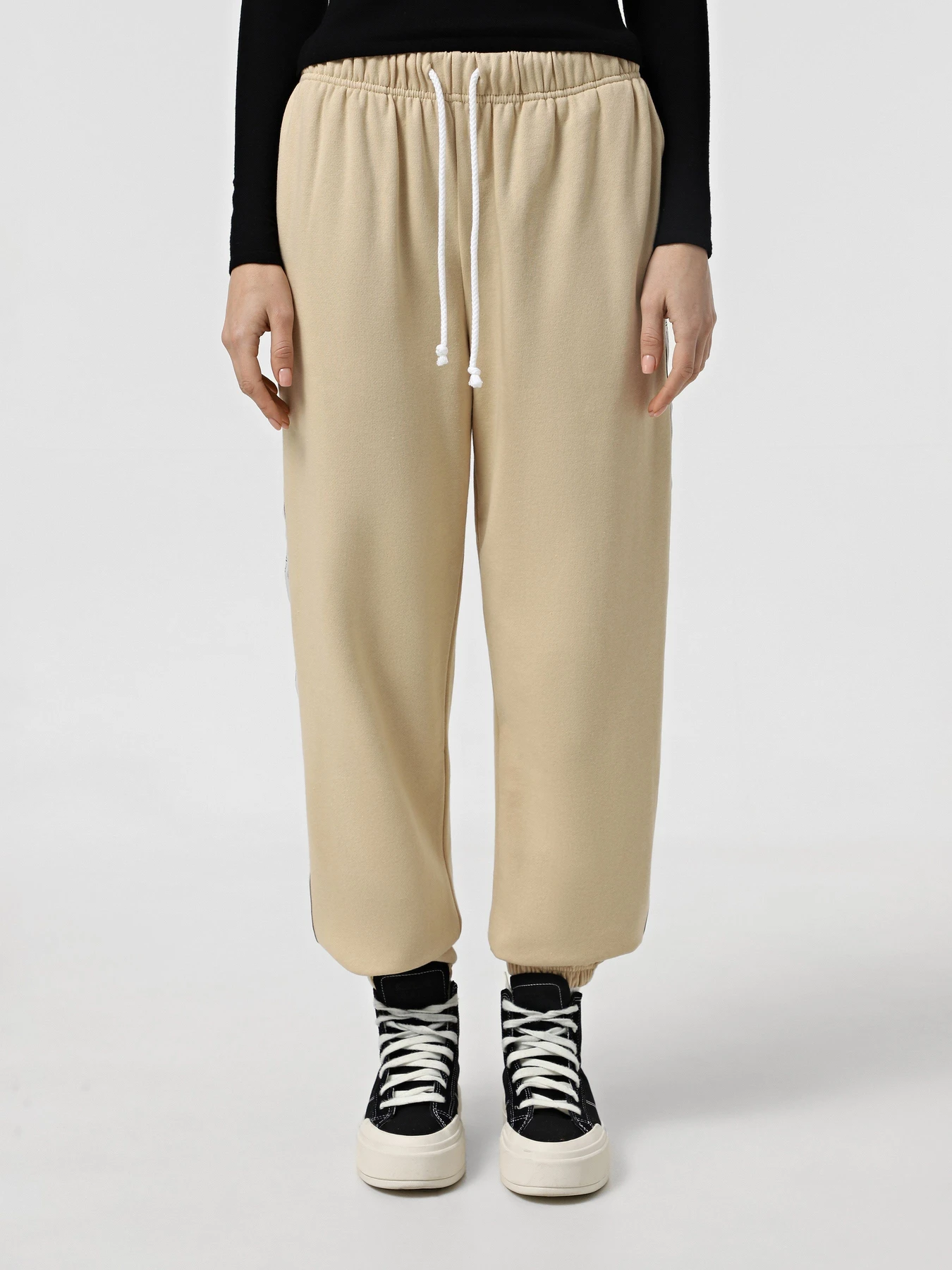 Брюки Levi's Graphic Laundry модель A3569;0007 Брюки Levi's Graphic Laundry модель A3569;0007 Фото