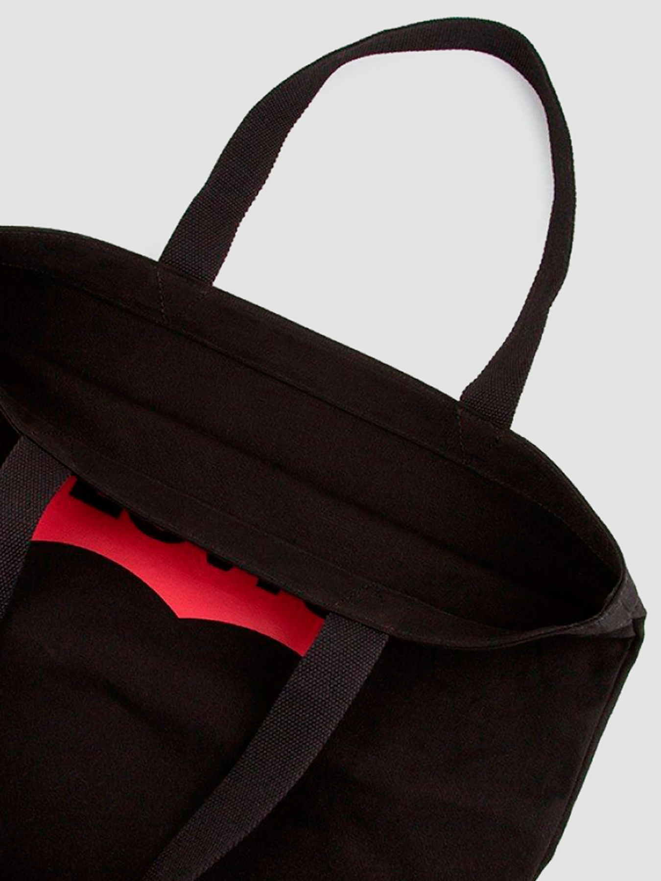 Сумки Levi's Batwing Tote модель 227853;6.59 Фото