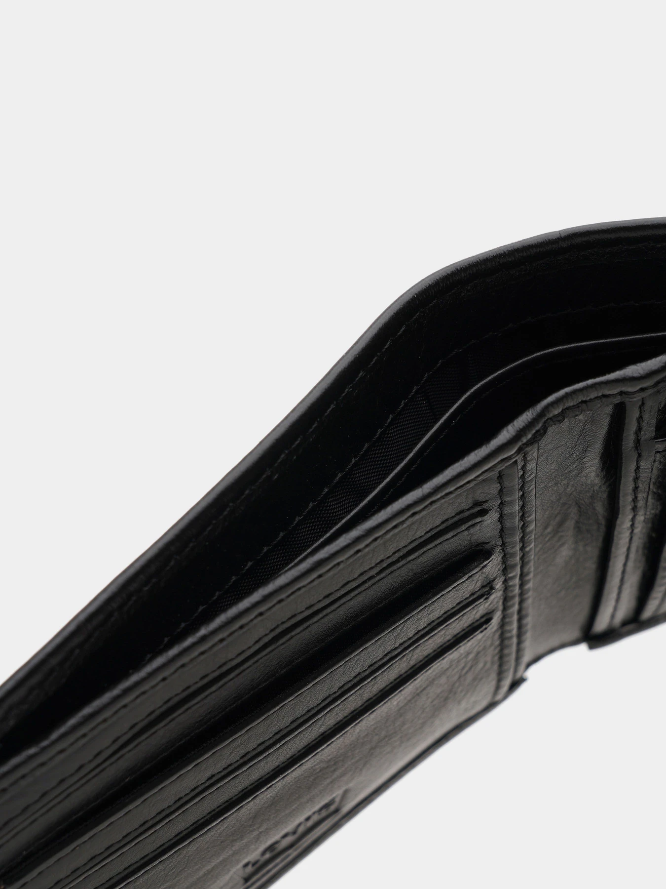 Кошельки Levi's Vintage Two Horse Bifold Coin модель 222539;4.59 Фото