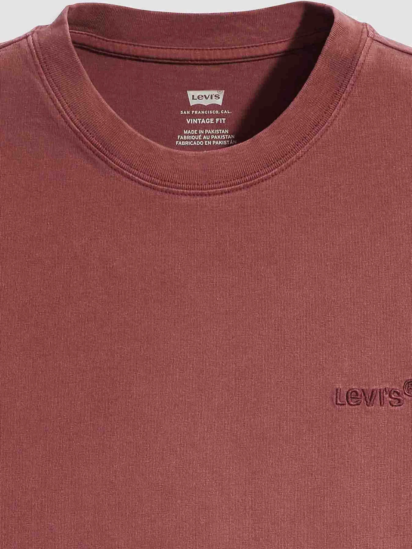 Футболки и поло Levi's Red Tab Vintage Tee Red Mahoga модель A0637;0084 Футболки и поло Levi's Red Tab Vintage Tee Red Mahoga модель A0637;0084 Фото