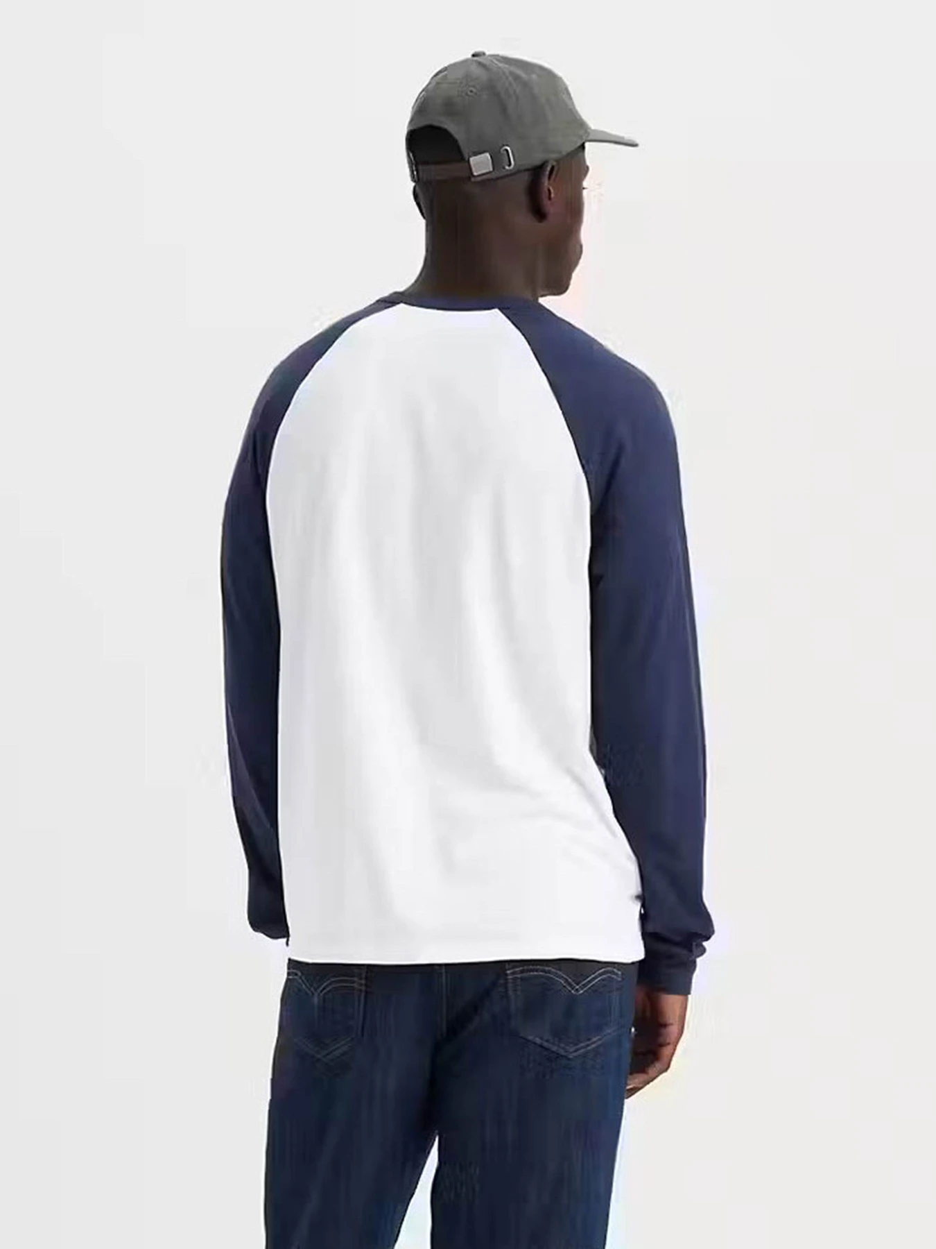 Худи и свитшоты Levi's Graphic Ls Raglan Varsity модель A7643;0001 Худи и свитшоты Levi's Graphic Ls Raglan Varsity модель A7643;0001 Фото