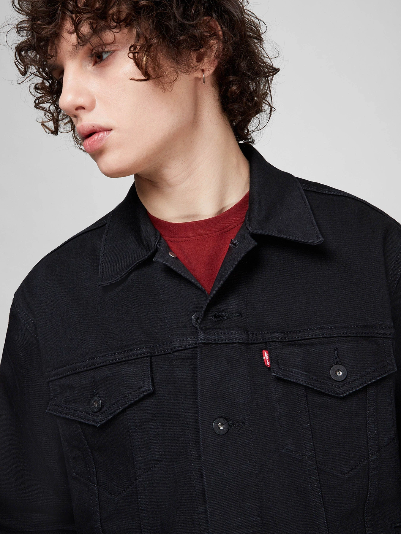 Куртки и дубленки Levi's The Trucker Dark Horse модель 72334;0403 Куртки и дубленки Levi's The Trucker Dark Horse модель 72334;0403 Фото