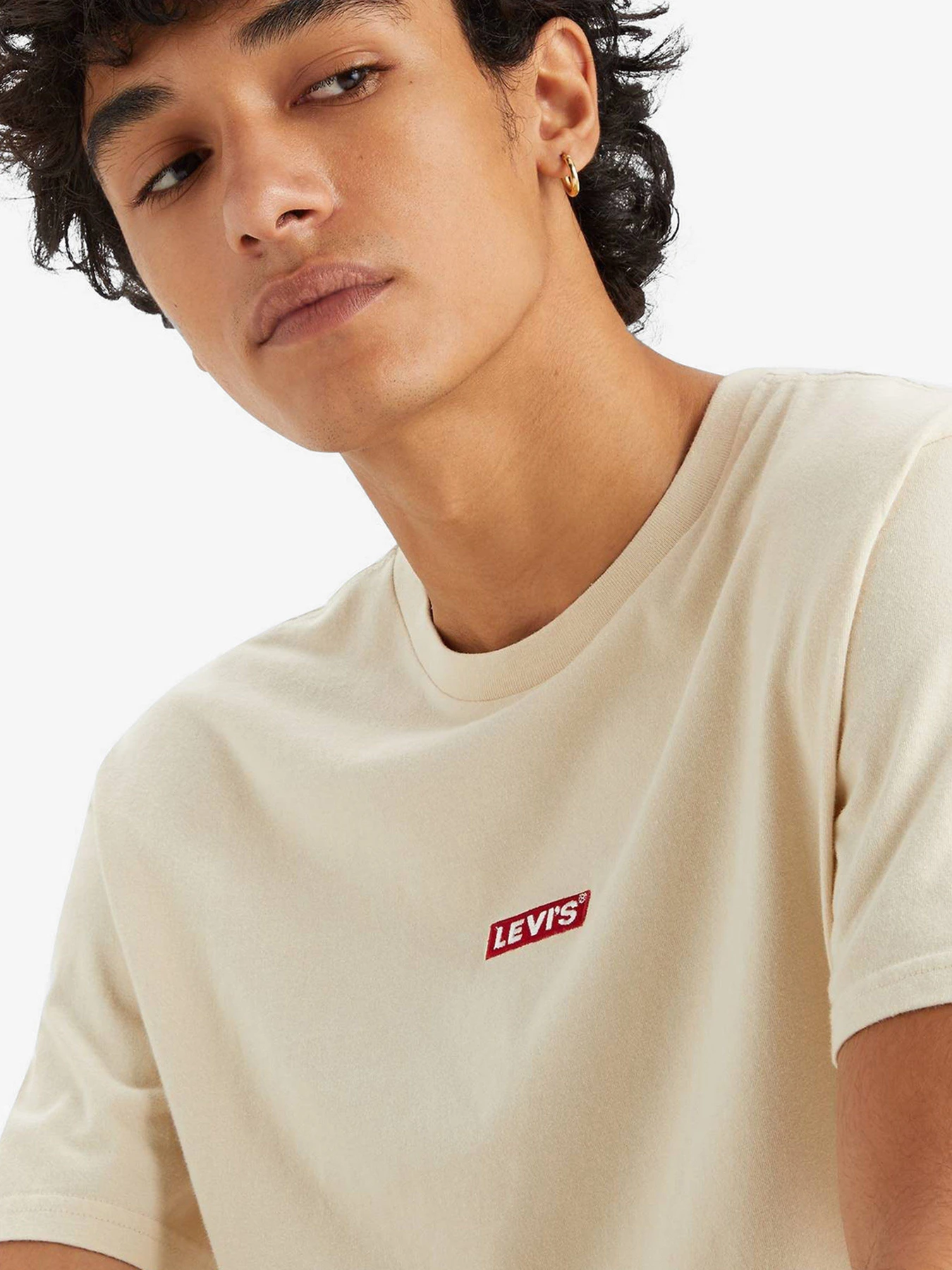 Футболки и поло Levi's Ss Relaxed Baby Tab T Fog модель 79554;0074 Футболки и поло Levi's Ss Relaxed Baby Tab T Fog модель 79554;0074 Фото