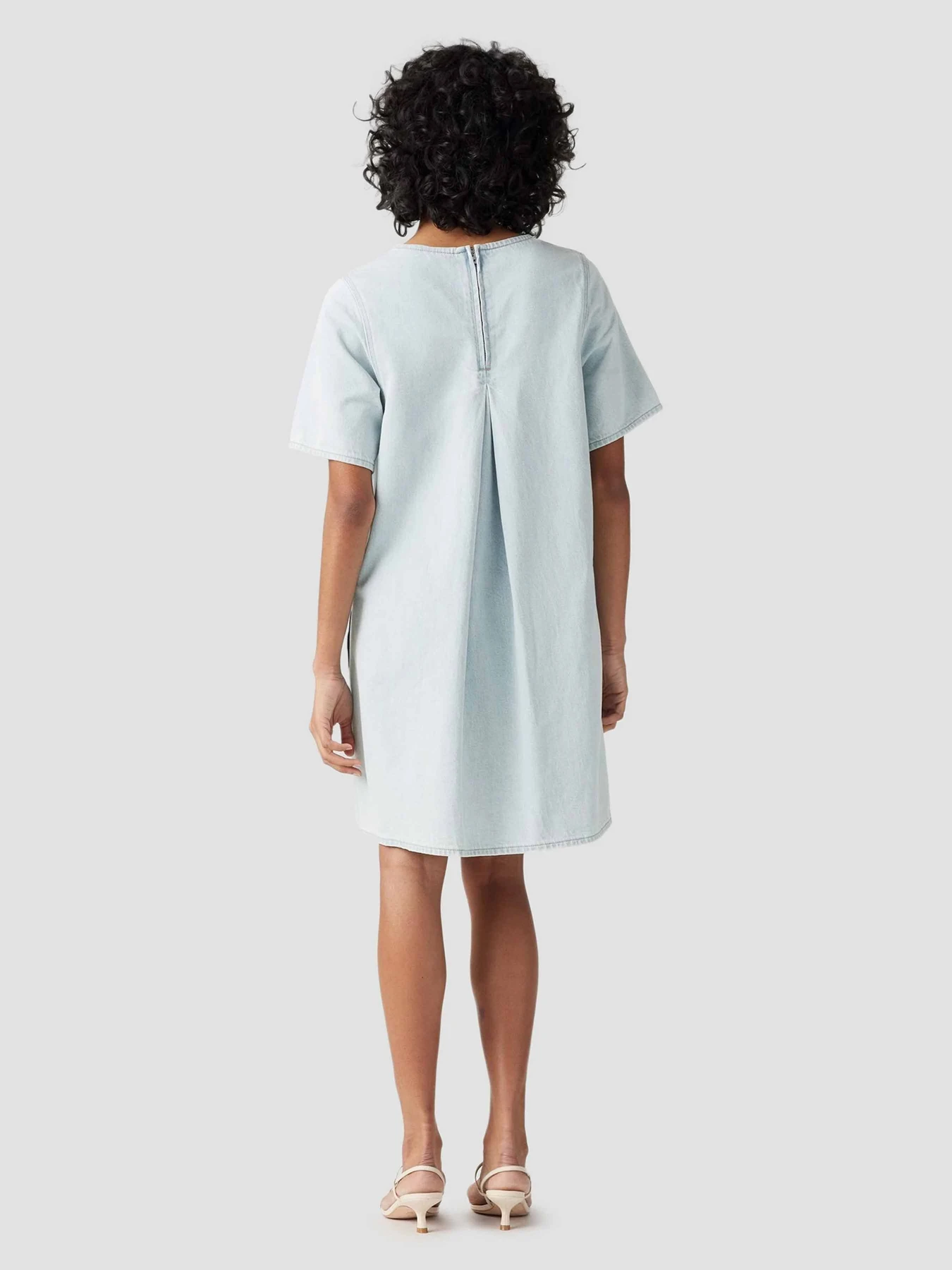Сукні Levi's модель 001WD;0000 Фото