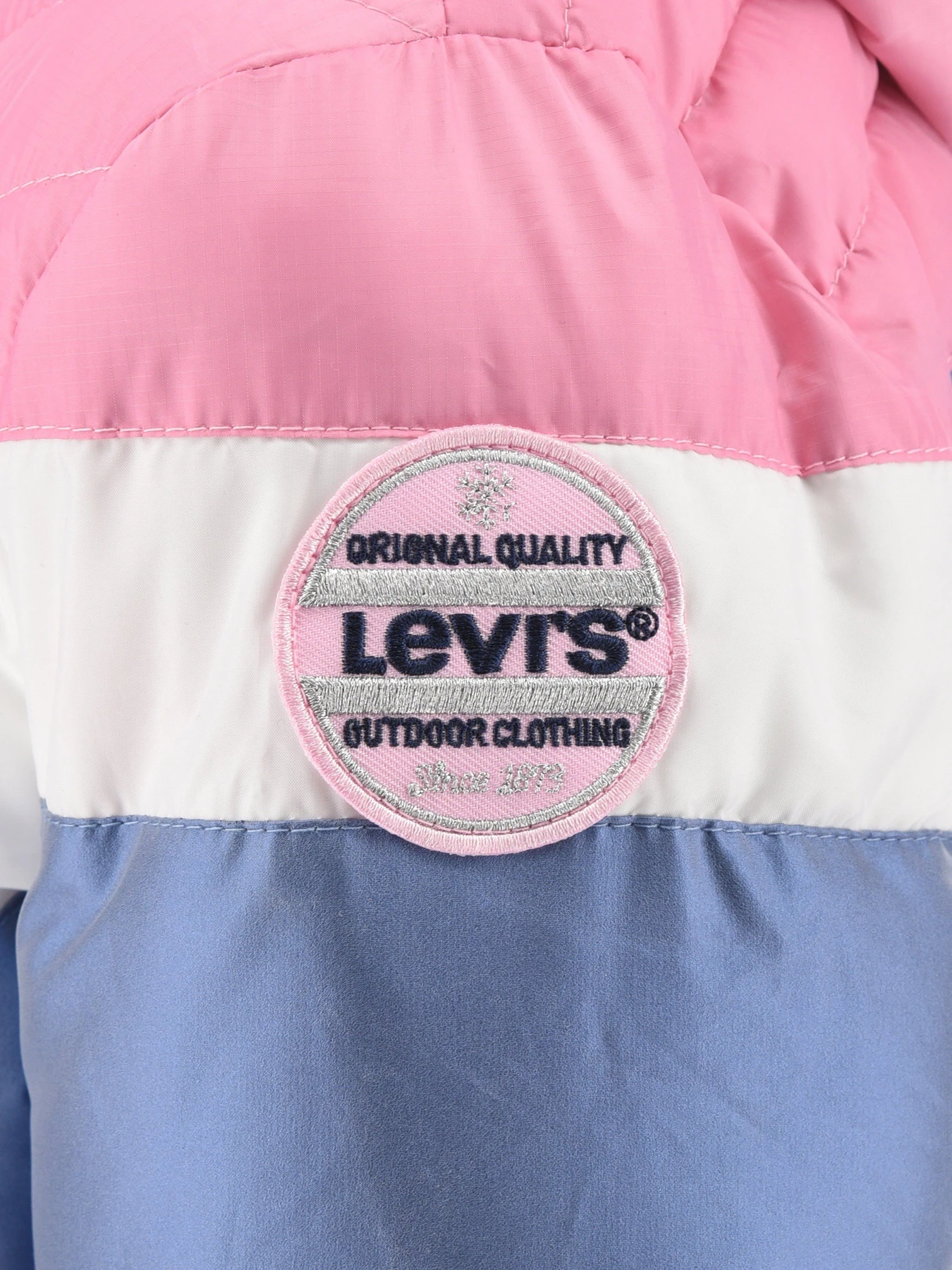 Куртки и дубленки Levi's LVG LUREX TAPE MW модель 4EF838-BA5 Куртки и дубленки Levi's LVG LUREX TAPE MW модель 4EF838-BA5 Фото