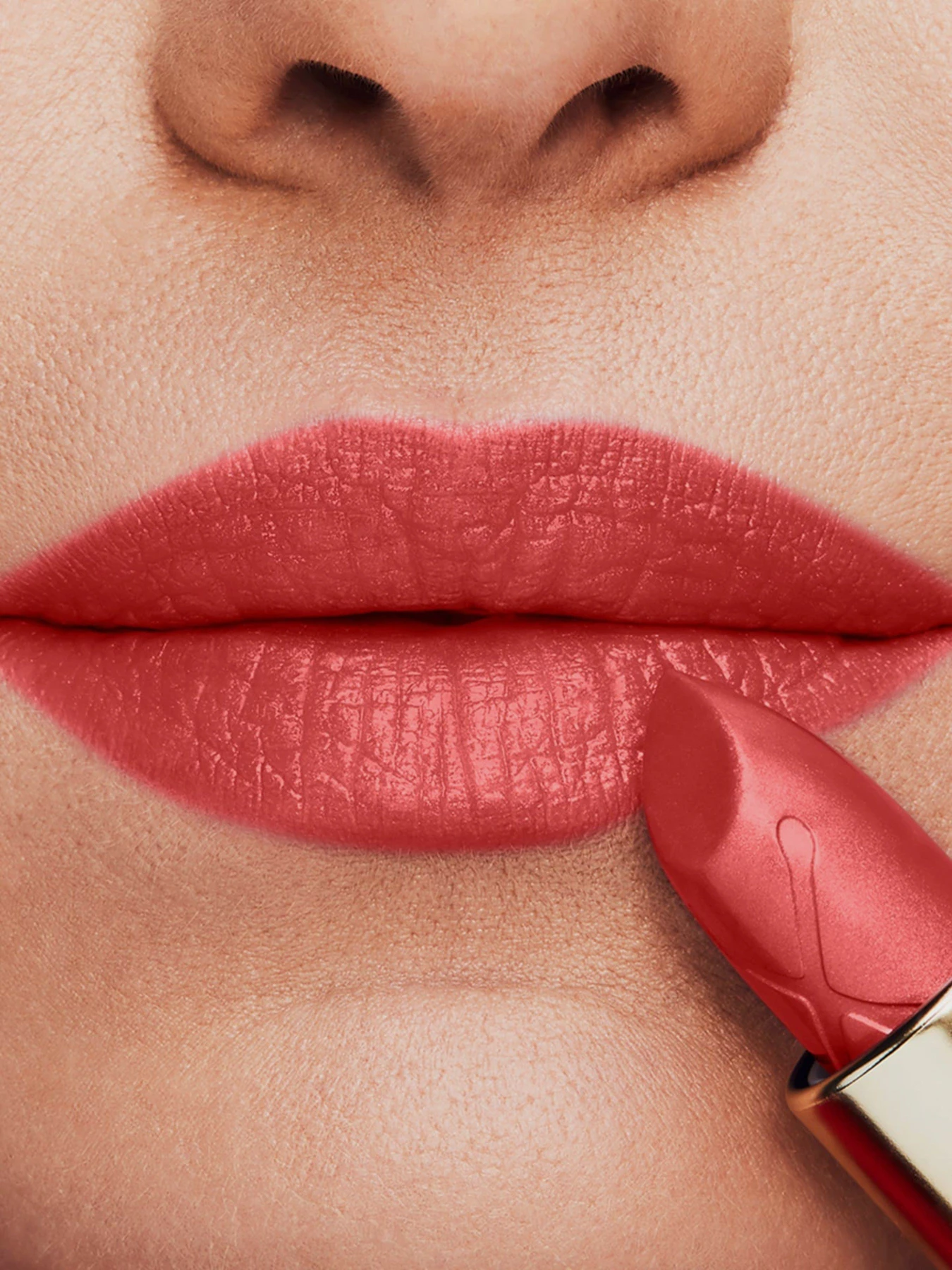 Помада зволожуюча Colour Elixir Moisture Lipstick MAX FACTOR модель 3614227902077 Помада зволожуюча Colour Elixir Moisture Lipstick MAX FACTOR модель 3614227902077 Фото