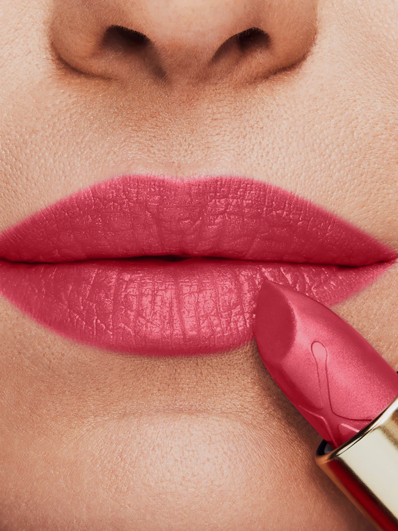 Помада увлажняющая Colour Elixir Moisture Lipstick MAX FACTOR модель 3614227902084 Помада увлажняющая Colour Elixir Moisture Lipstick MAX FACTOR модель 3614227902084 Фото